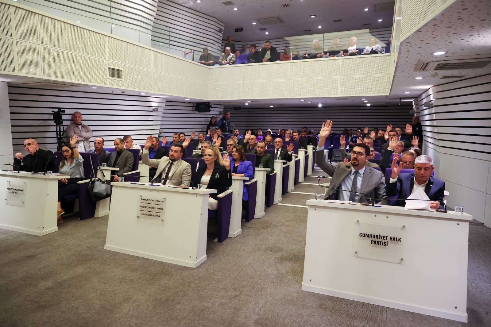 Buca Sosyal Konutlar Sakinleri Curuk Binalardan Kurtuluyorlar Baskan Dumana Tesekkur 2