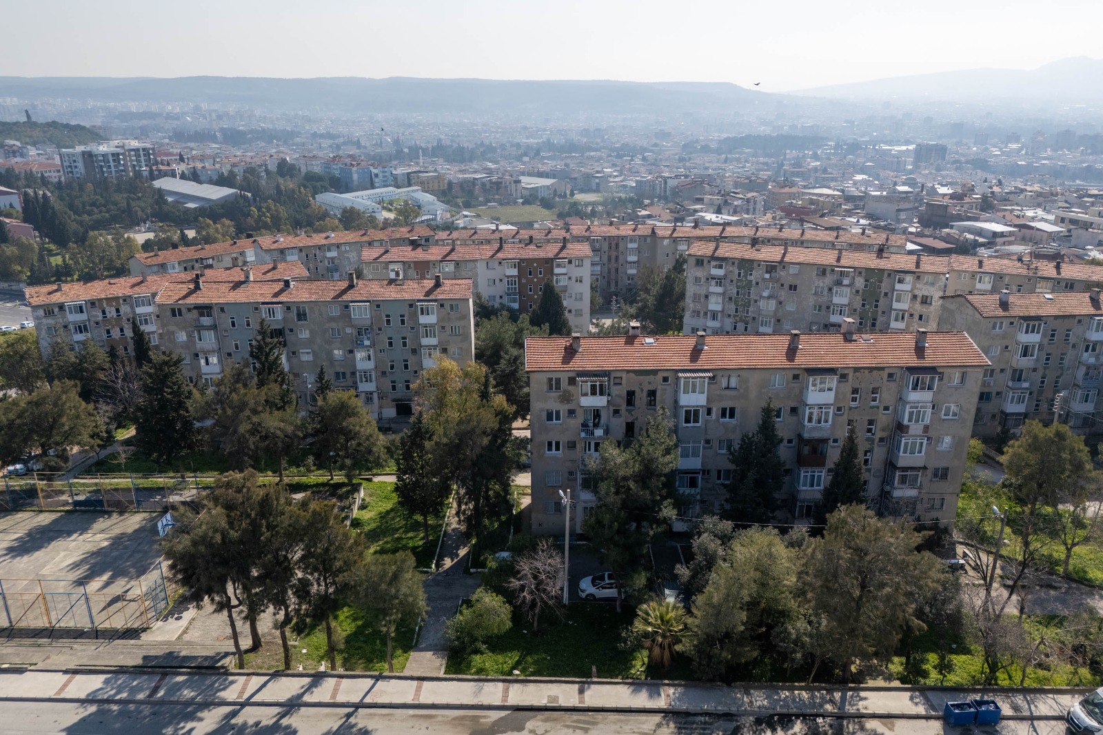 Buca Sosyal Konutlar Sakinleri Curuk Binalardan Kurtuluyorlar Baskan Dumana Tesekkur 4