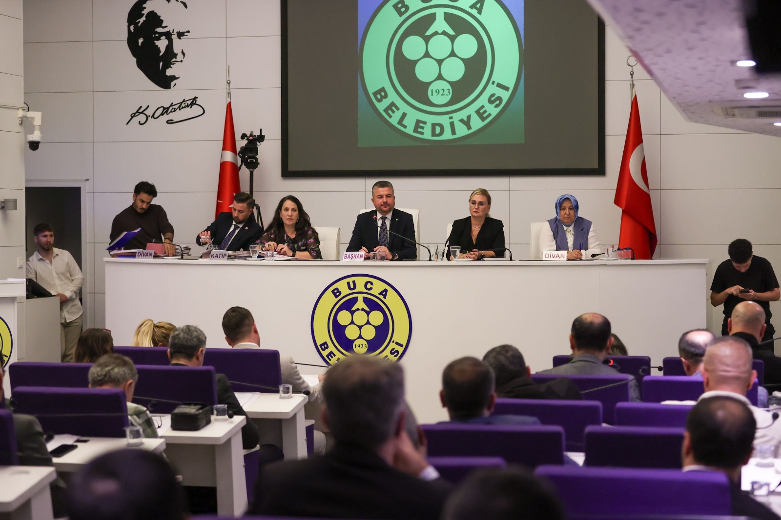 Buca Sosyal Konutlar Sakinleri Curuk Binalardan Kurtuluyorlar Baskan Dumana Tesekkur 5