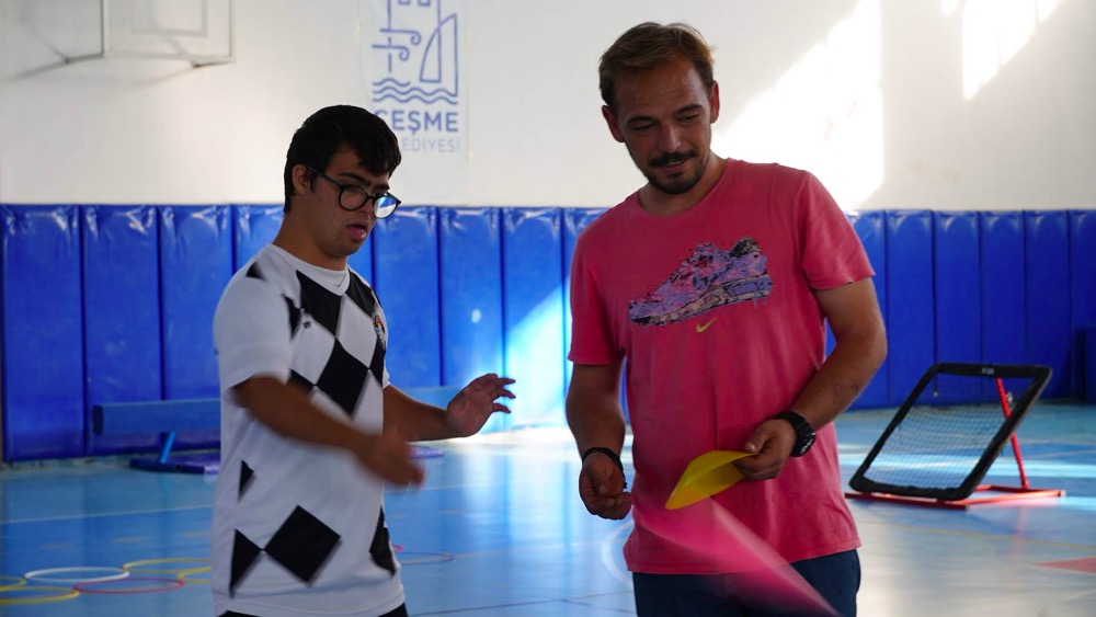 Çeşme Belediyesi’nden Özel Gereksinimli Çocuklara Engelsiz Spor Eğitimleriphoto 2025 11 19 11 49 49 3