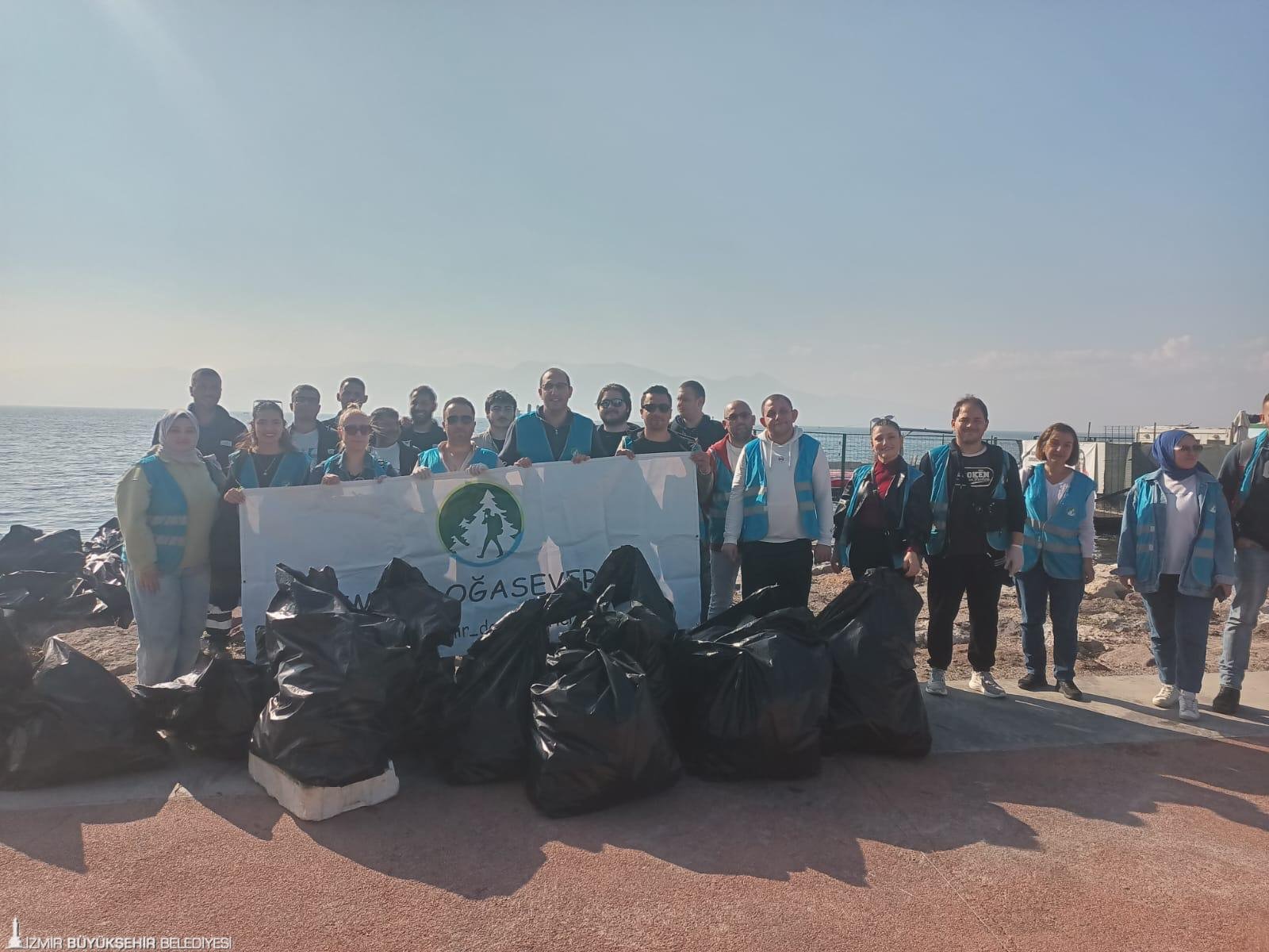 Dogaseverlerden Karsiyakada Seferberlik 1 Saatte 300 Kilo Atik Toplandi 2