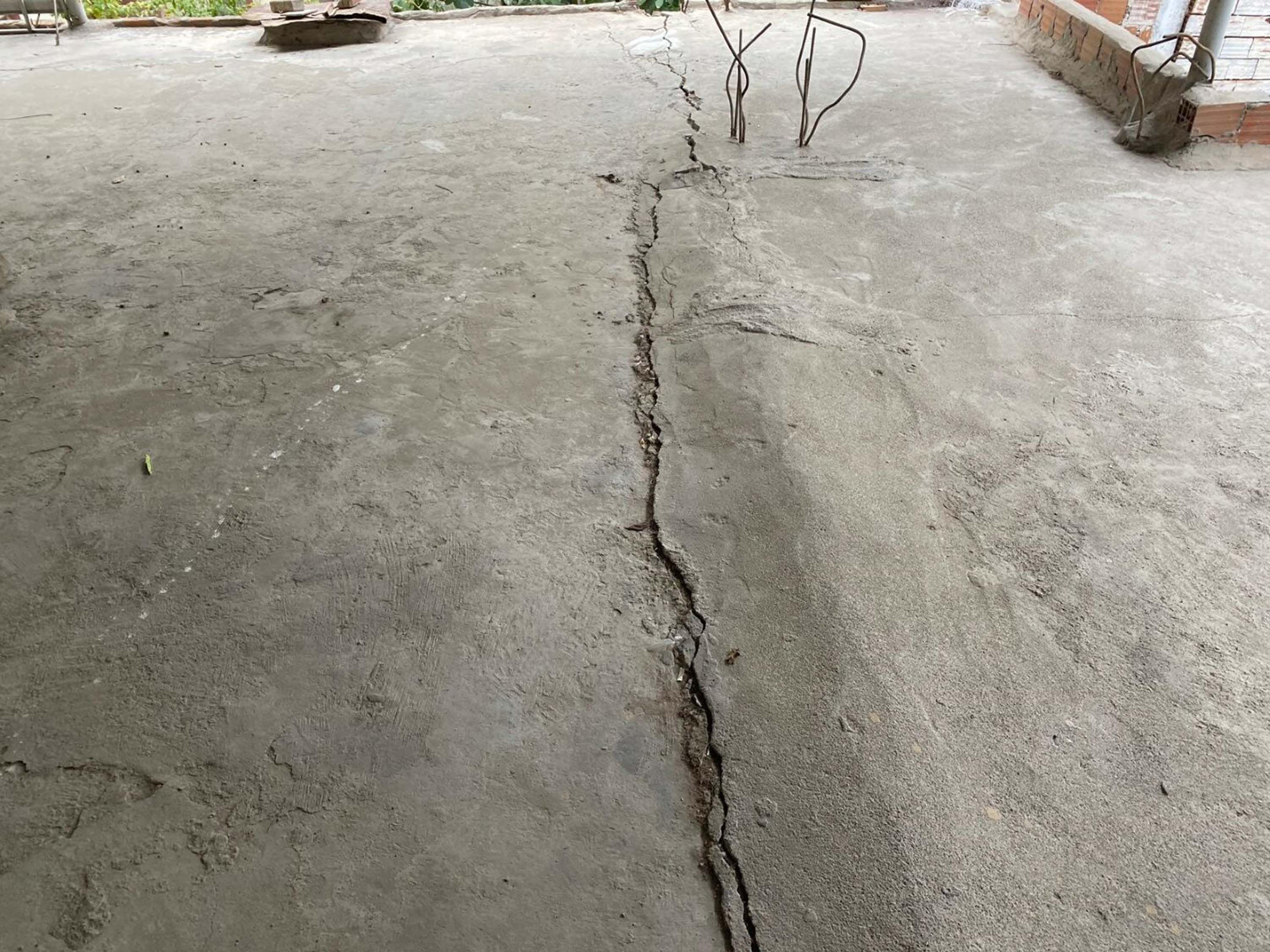 I Z M I R D E E V L E R I N D E C A T L A K L A R O L U S A N M A H A 1022694 303465