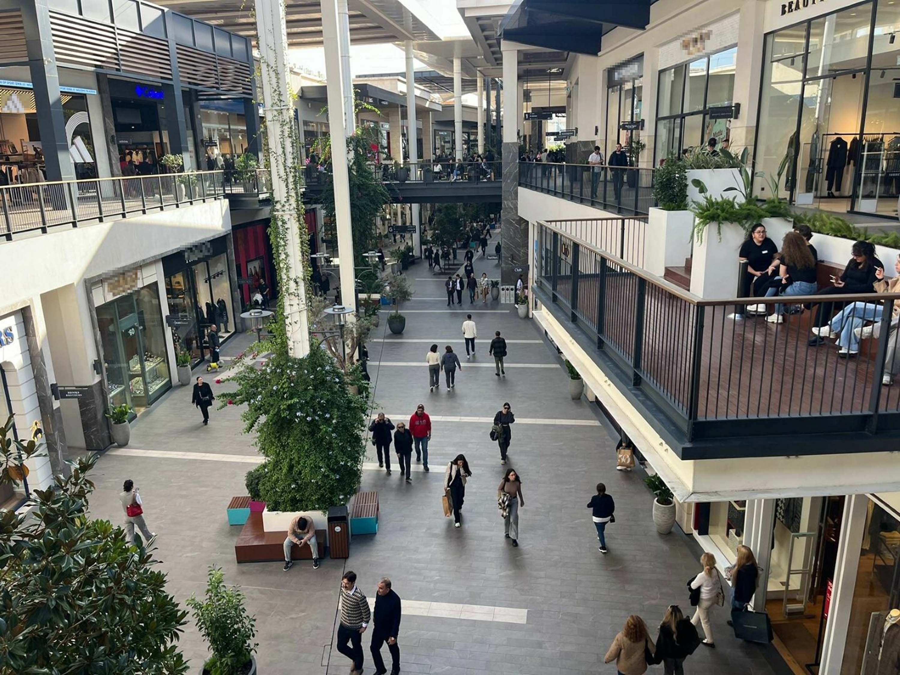 Izmirde Efsane Cuma Cilginligi Magazalar Doldu Tasti 2