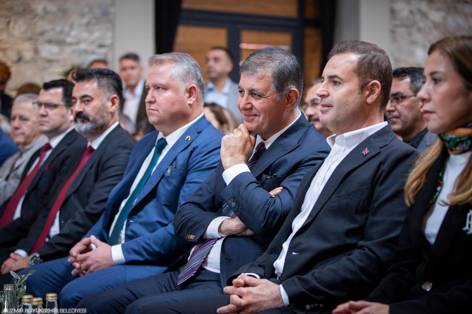 Izmirde Zeytin Kokulu Festival Basladi Sanat Ve Lezzet Bulustu 6