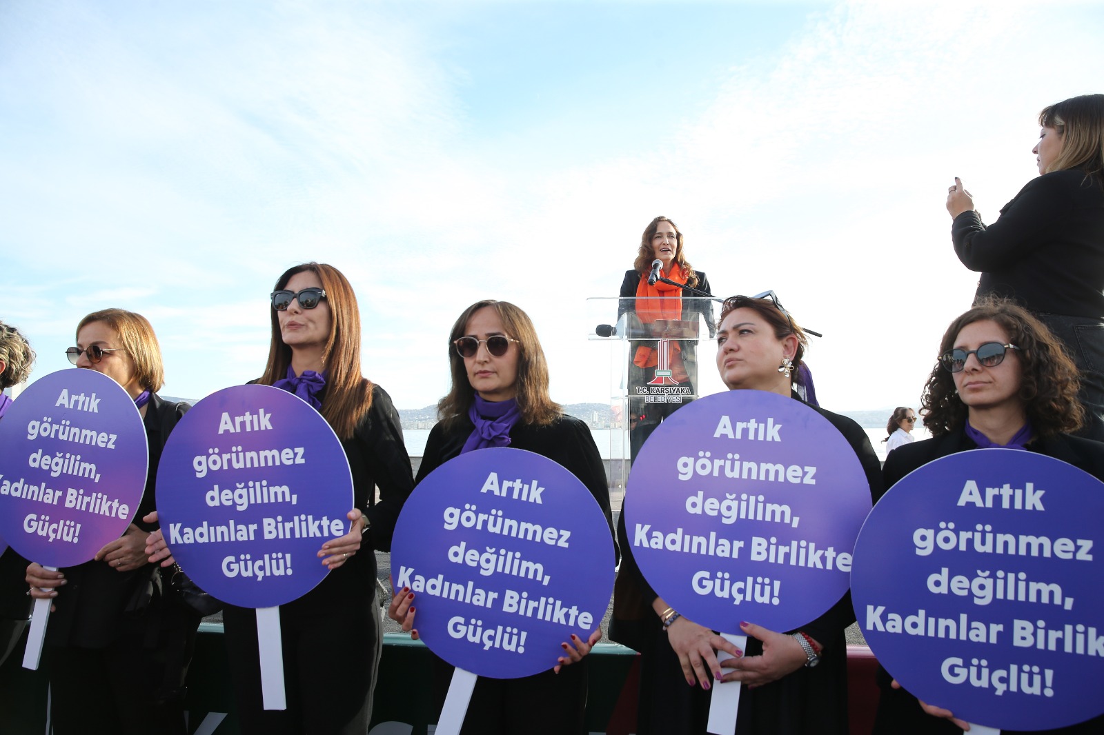 Karsiyakada 25 Kasimda Guclu Dayanisma Siddete Karsi Ses Cikar 2