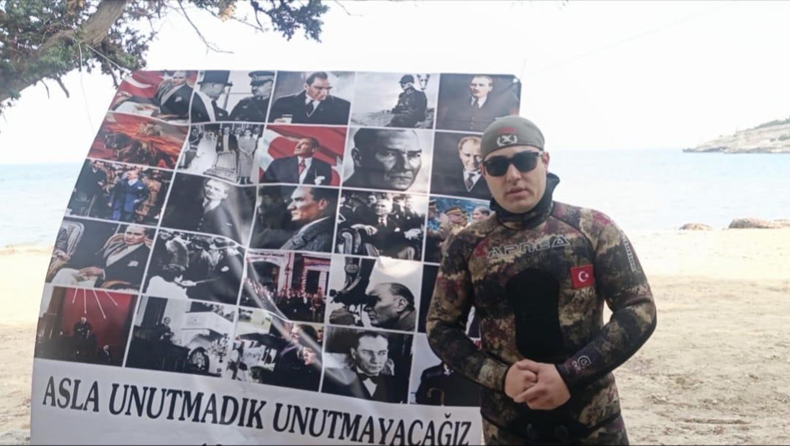 Mavi Derinliklerde Ataturke Saygi 2