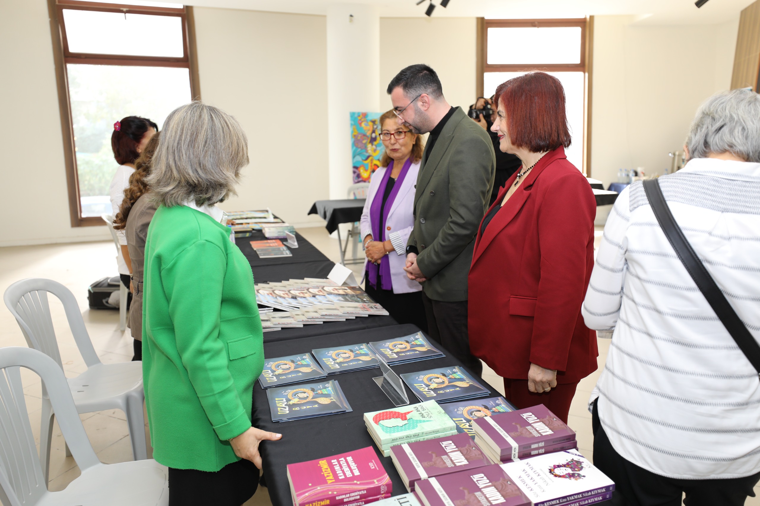 Narlidere’de Kadinlar, Şi̇ddete Karşi Sesleri̇ni̇ Edebi̇yatla Yükseltti̇ (6)