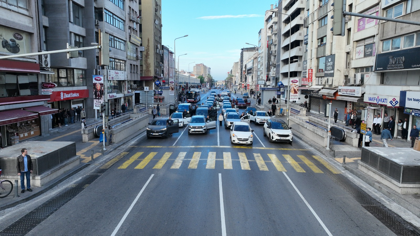 Saatler 0905I Gosterdi Izmirde Hayat Durdu 3