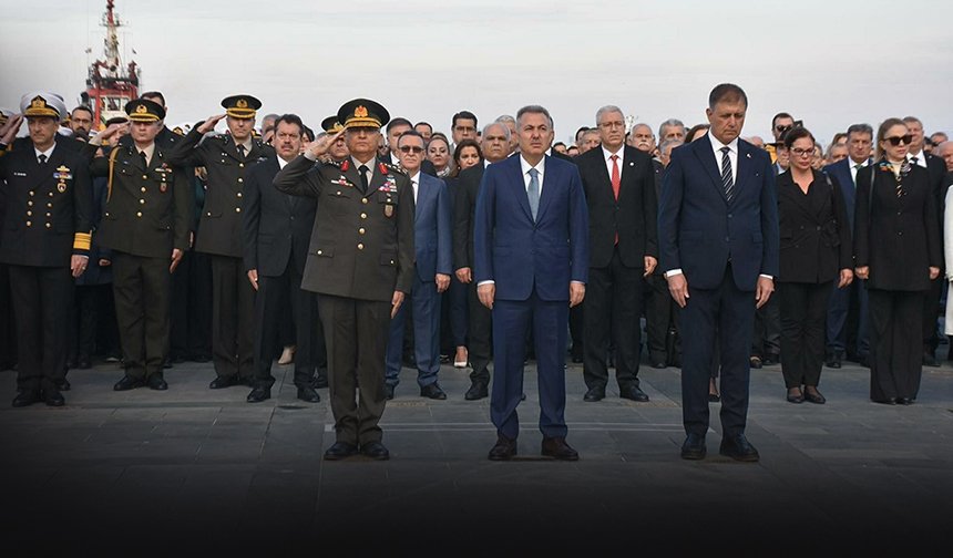 İzmir 09.05’te Ata için sessizliğe büründü