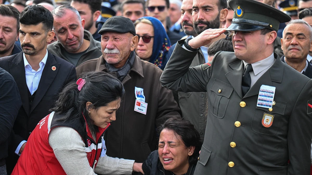 Turkiye Sehitlerini Ugurluyor 2