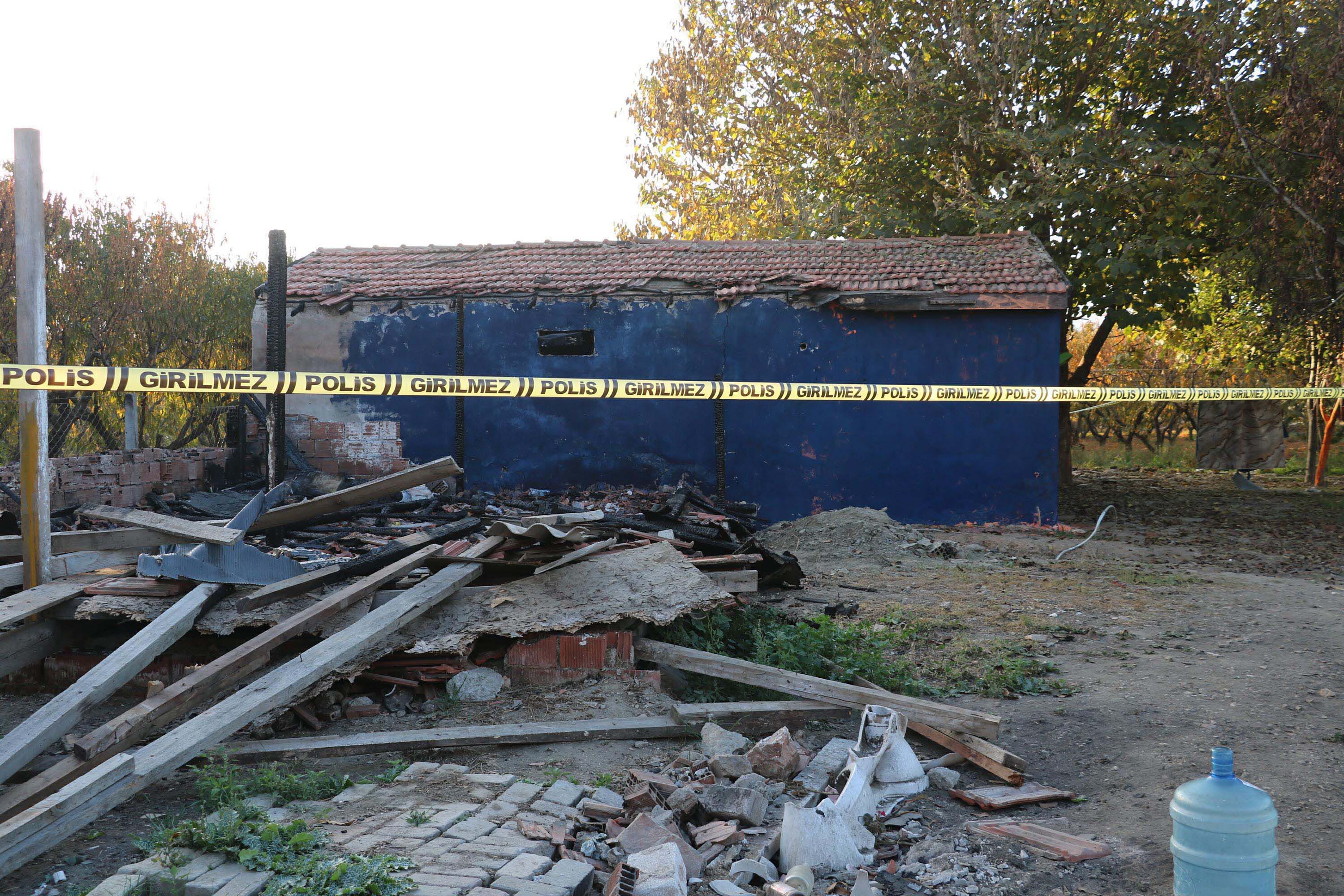 Y A N G I N D A 5 C O C U G U O L E N A N N E Y E N E T I C E Y I O 999382 296512