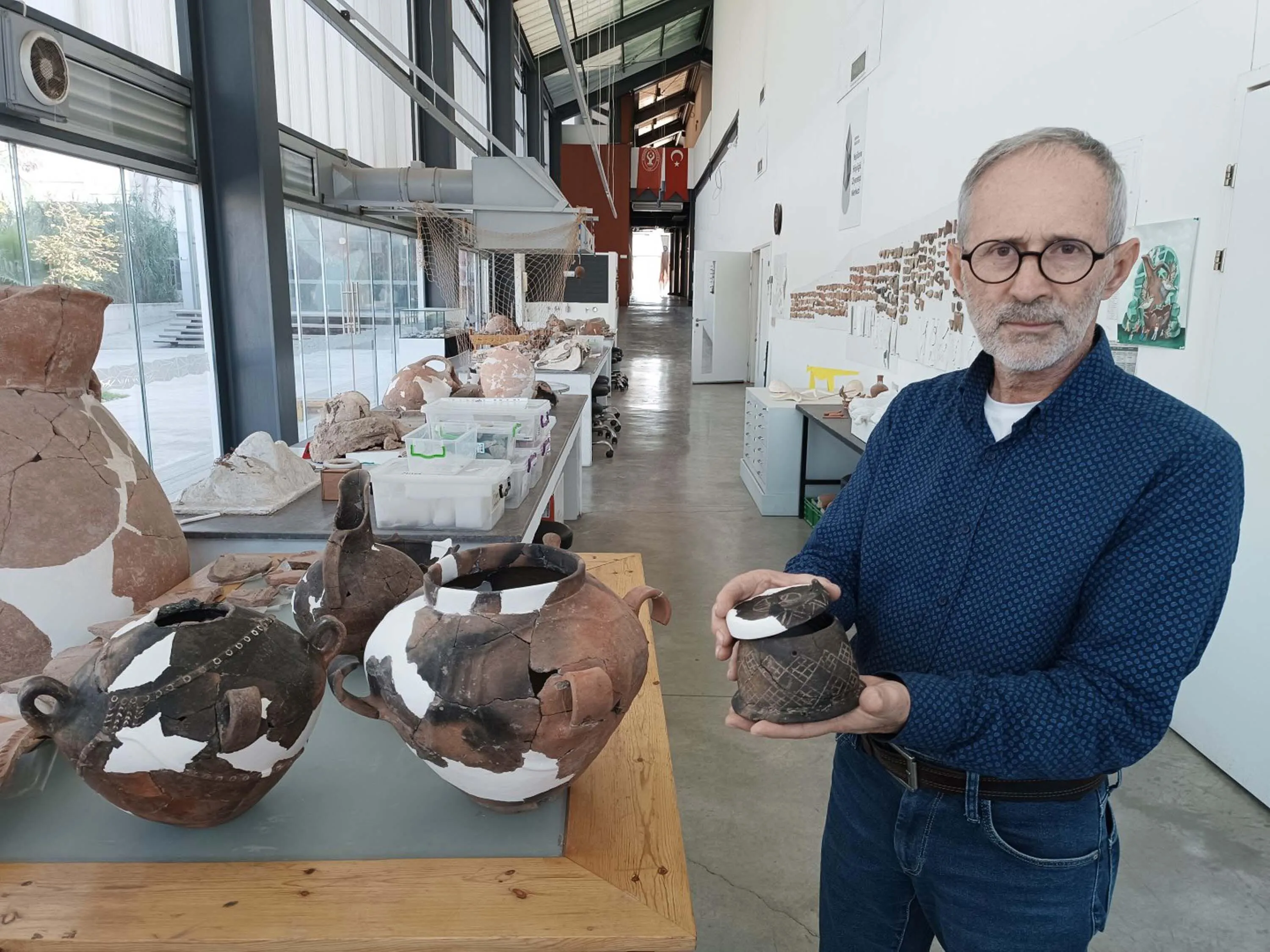 Yassitepede 5 Bin Yillik Kadin Izleri Gerdanlik Detayi 3