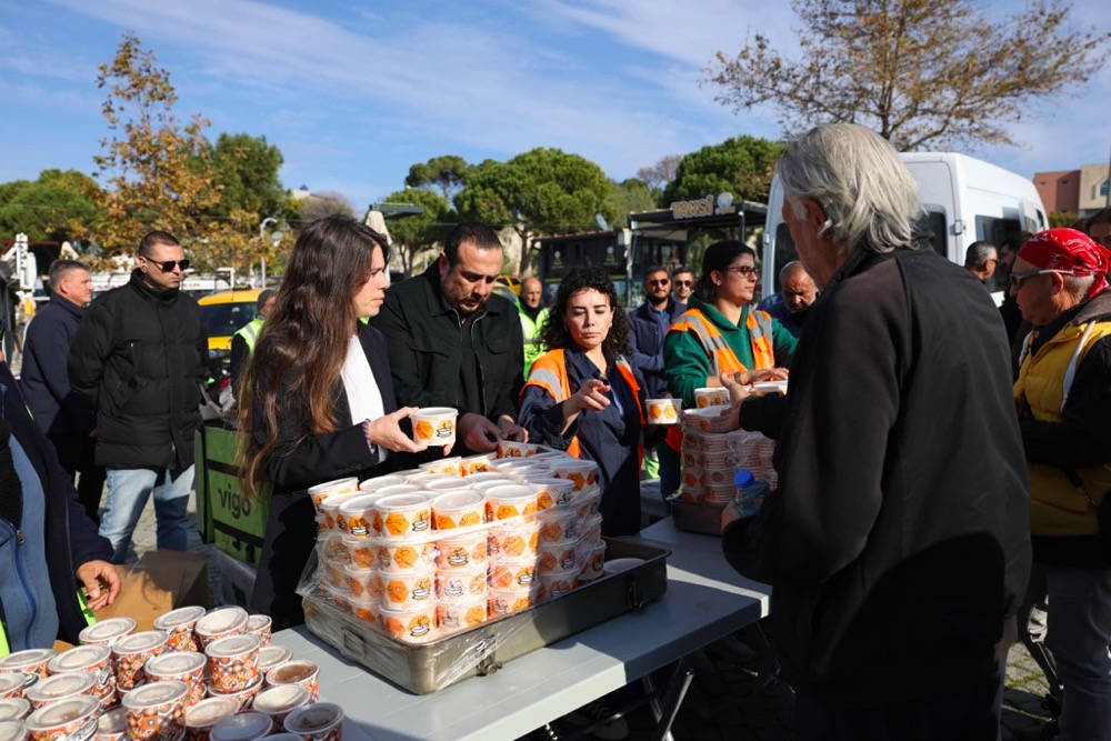 Cesmede Gulsah Durbay Icin Hayir Yemegi Dagitildi 2