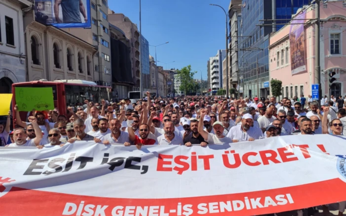 Dem Parti Den Izmir Deki Greve Destek Iscilerin Direnislerinin Yanindayiz