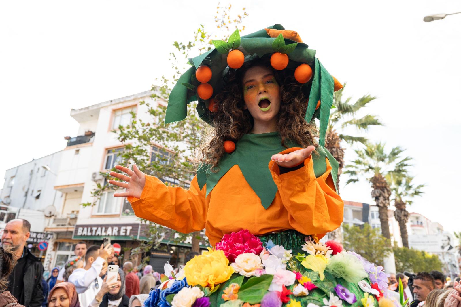 Izmirin Turuncu Festivali Ureticinin Yuzunu Guldurdu 3