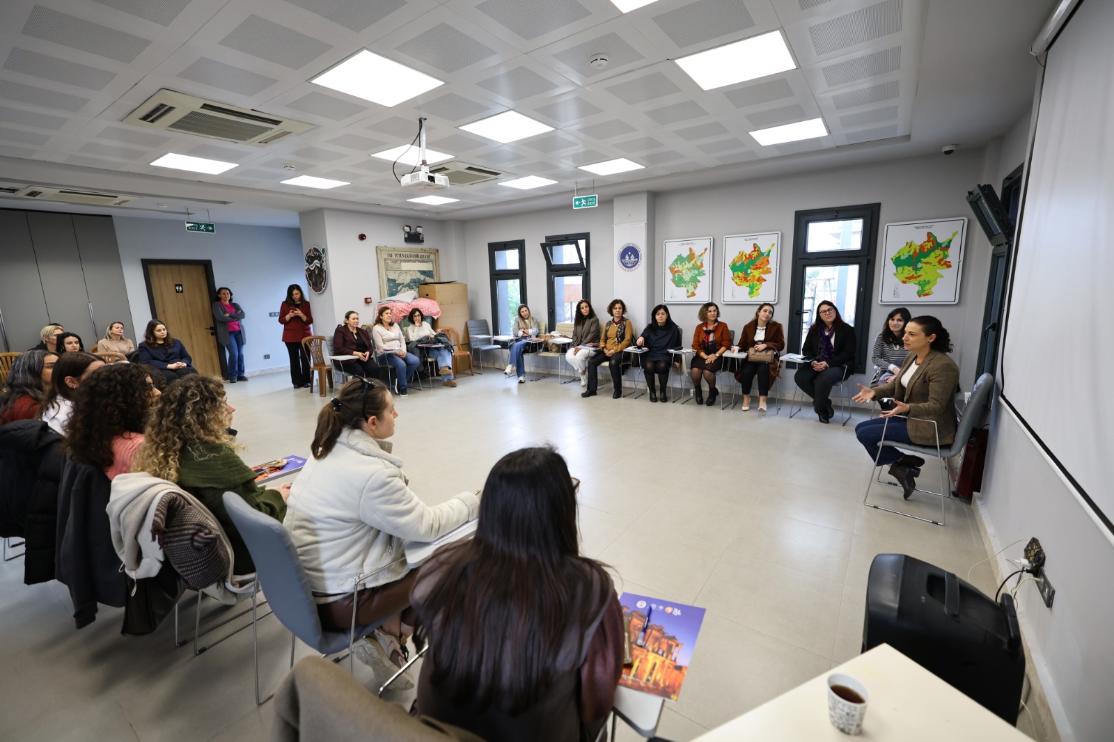 Kadin Dayanişma Merkezleri̇ Aği Efes Selçuk’ta Bi̇r Araya Geldi̇ (1)