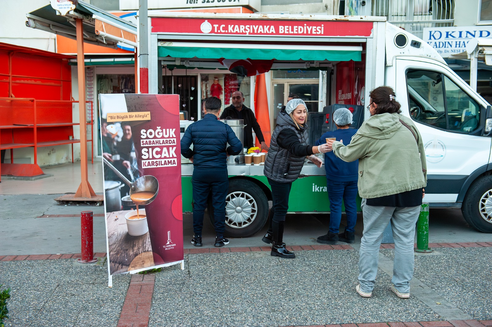 Karsiyakada Soguk Sabahlara Sicak Dokunus 3