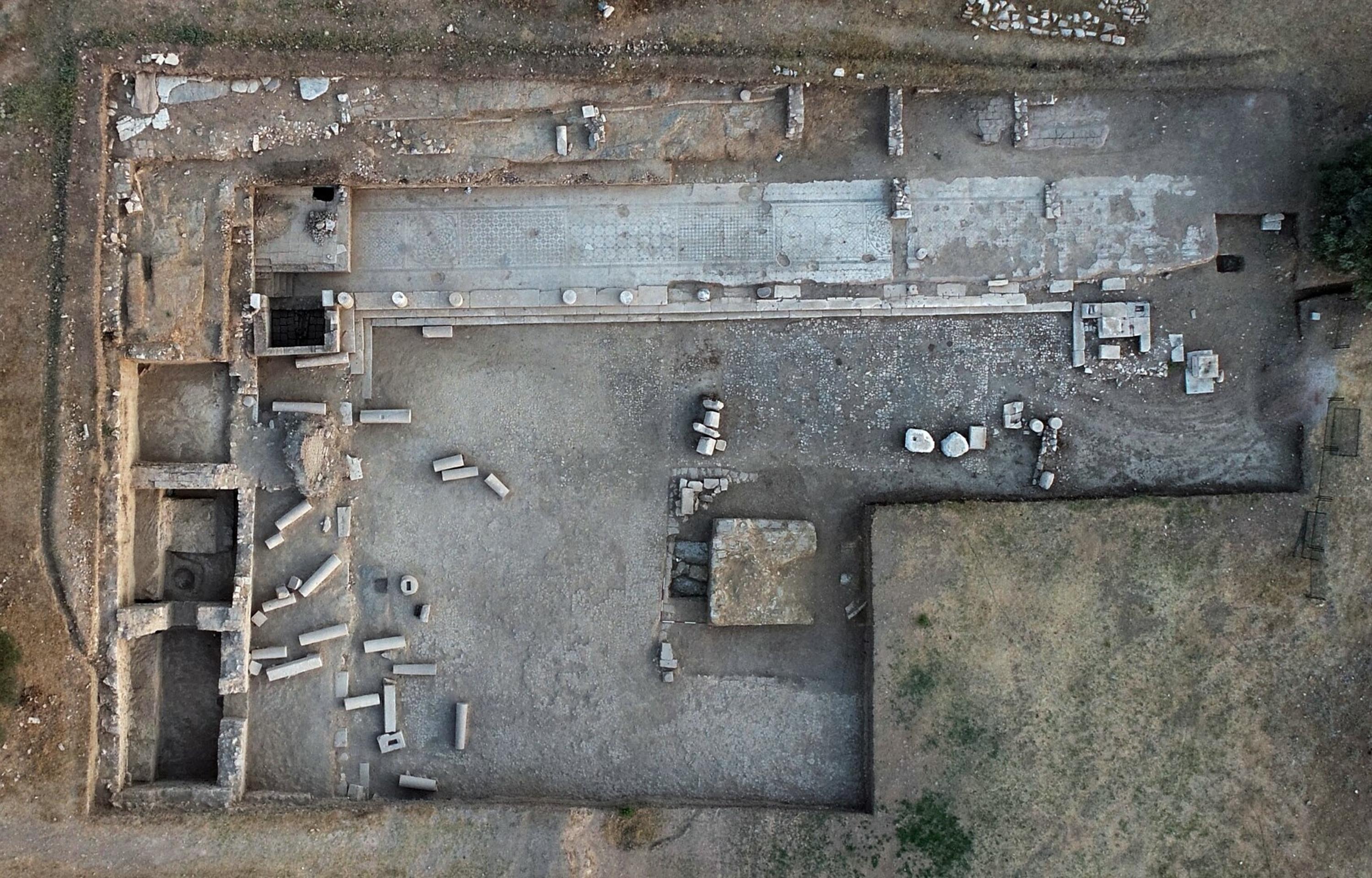 Metropoliste Kesfedildi Tam 2 Bin 200 Yillik 3