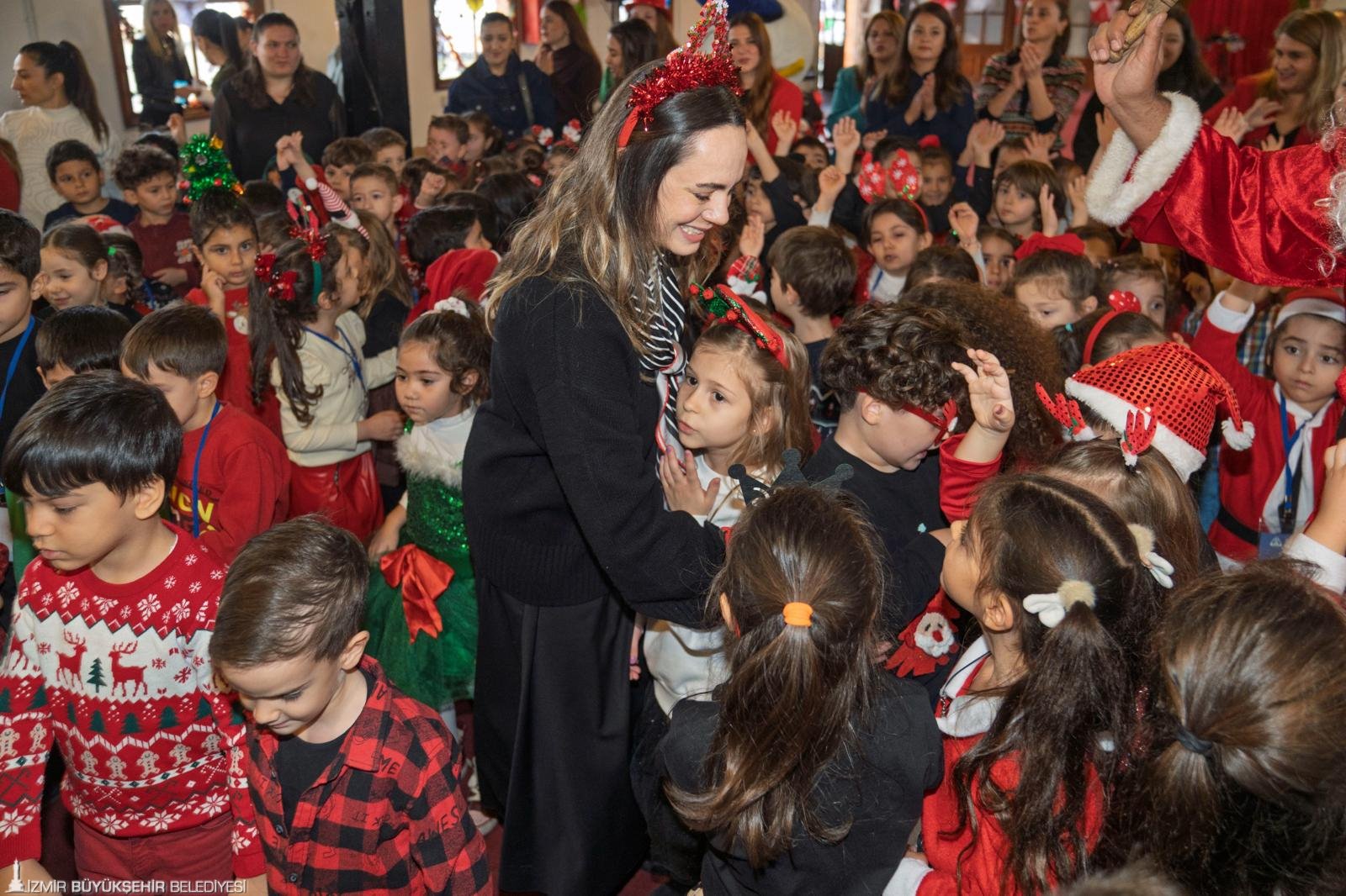 Yuvamiz Izmirli Cocuklara Yeni Yil Surprizi 2