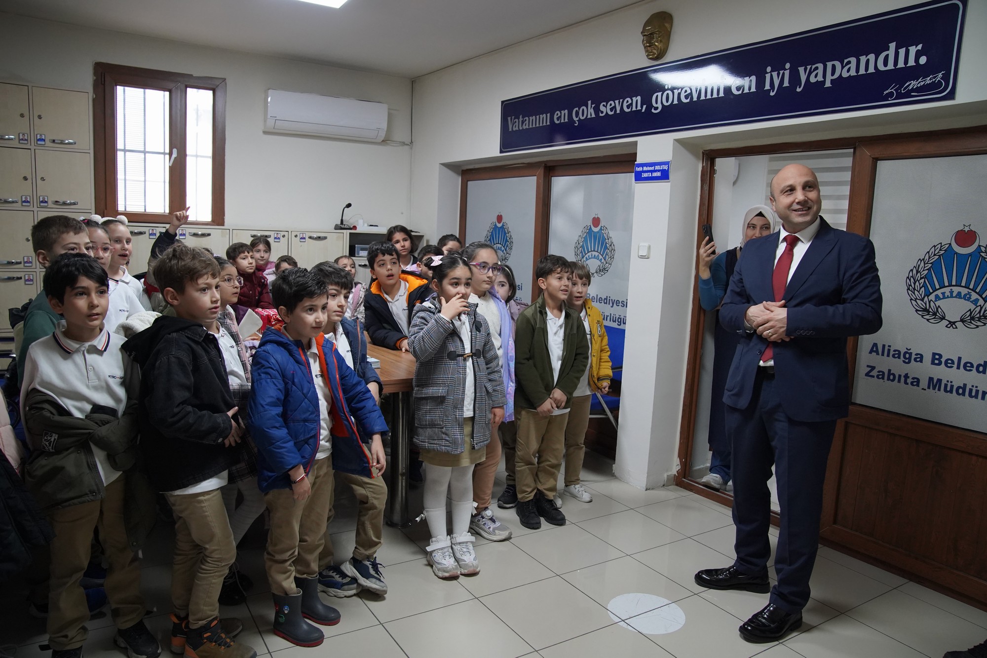 1 Aliağa Belediyesi Zabıta Müdürlüğü Minik Misafirlerini Ağırladı