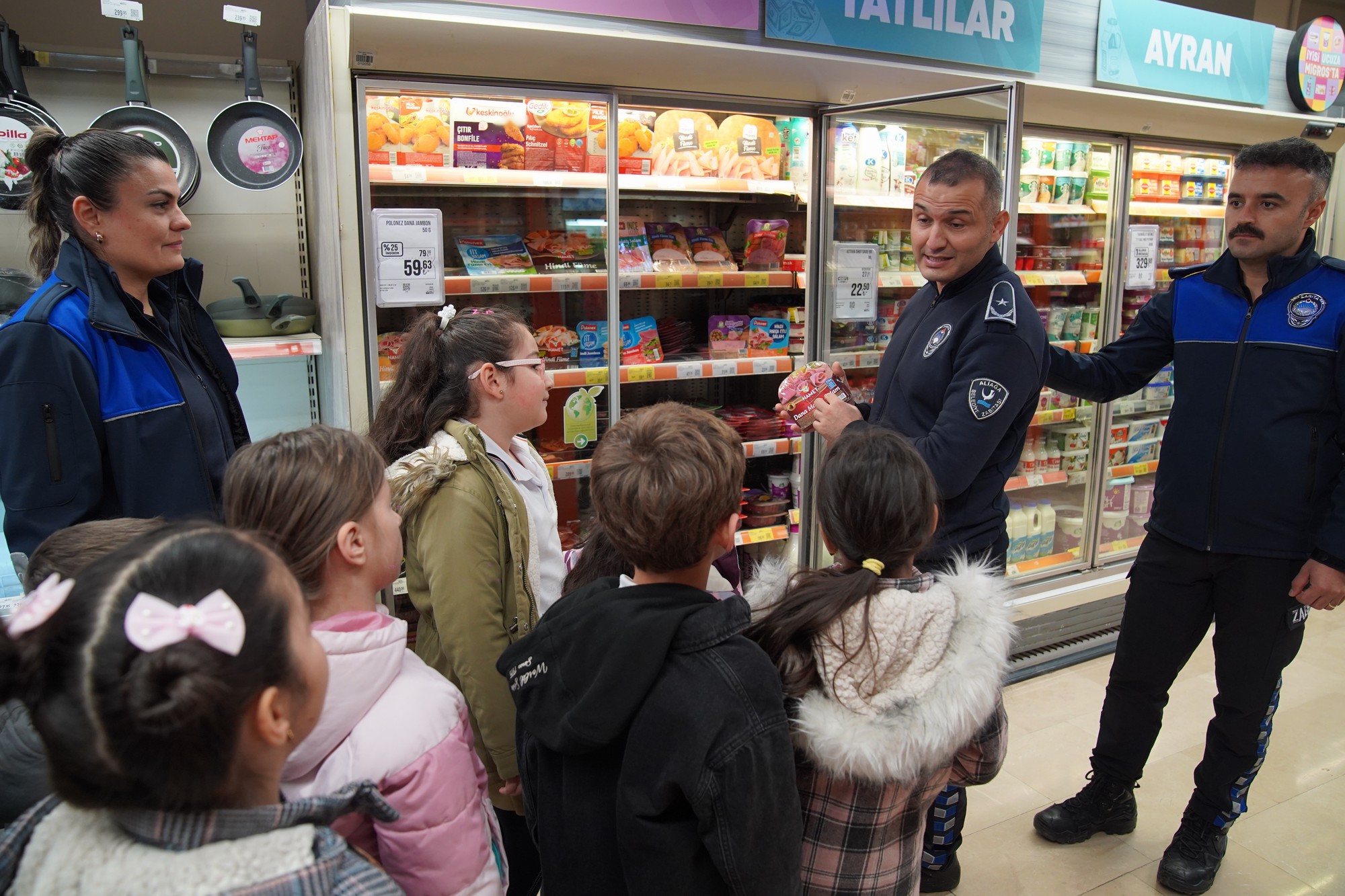 5 Aliağa Belediyesi Zabıta Müdürlüğü Minik Misafirlerini Ağırladı