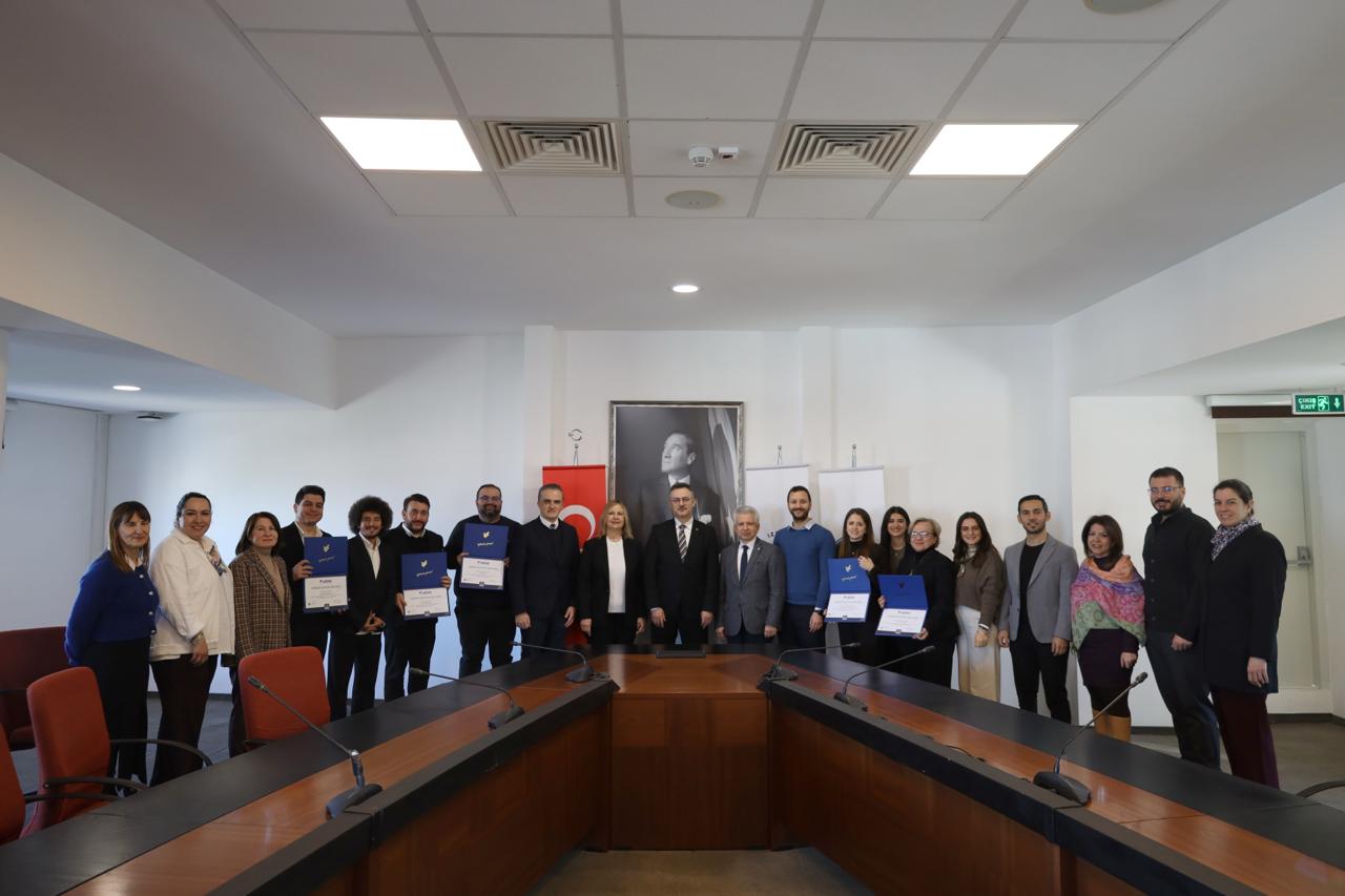 İzmir Ekonomi Üniversitesi’nde 5 Program Daha Akredite Olarak Eğitim Kalitesini Kanıtladı.