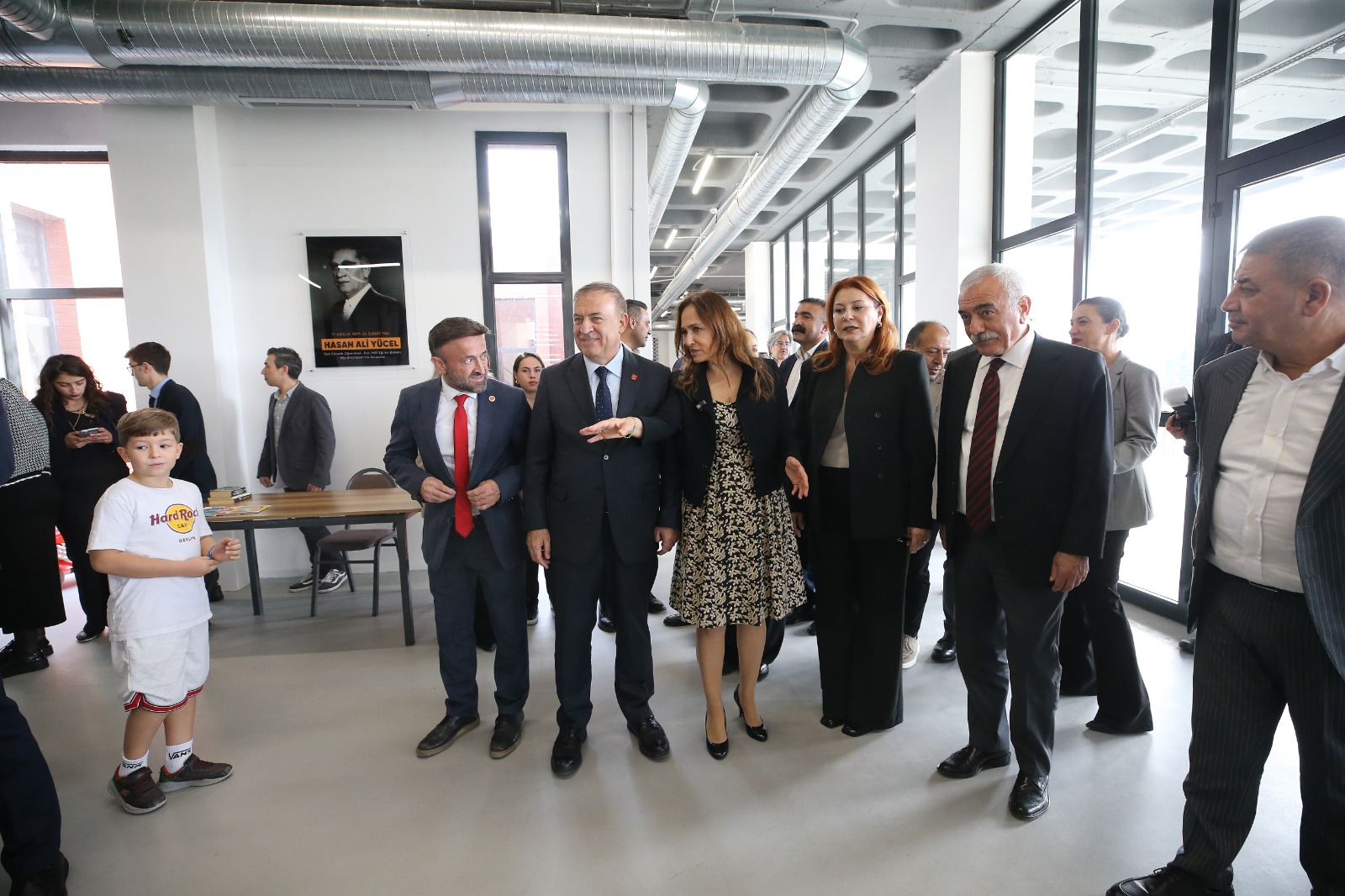 Karsiyakada Dayanismanin Adresi Zubeyde Hanim Sosyal Tesisi 4