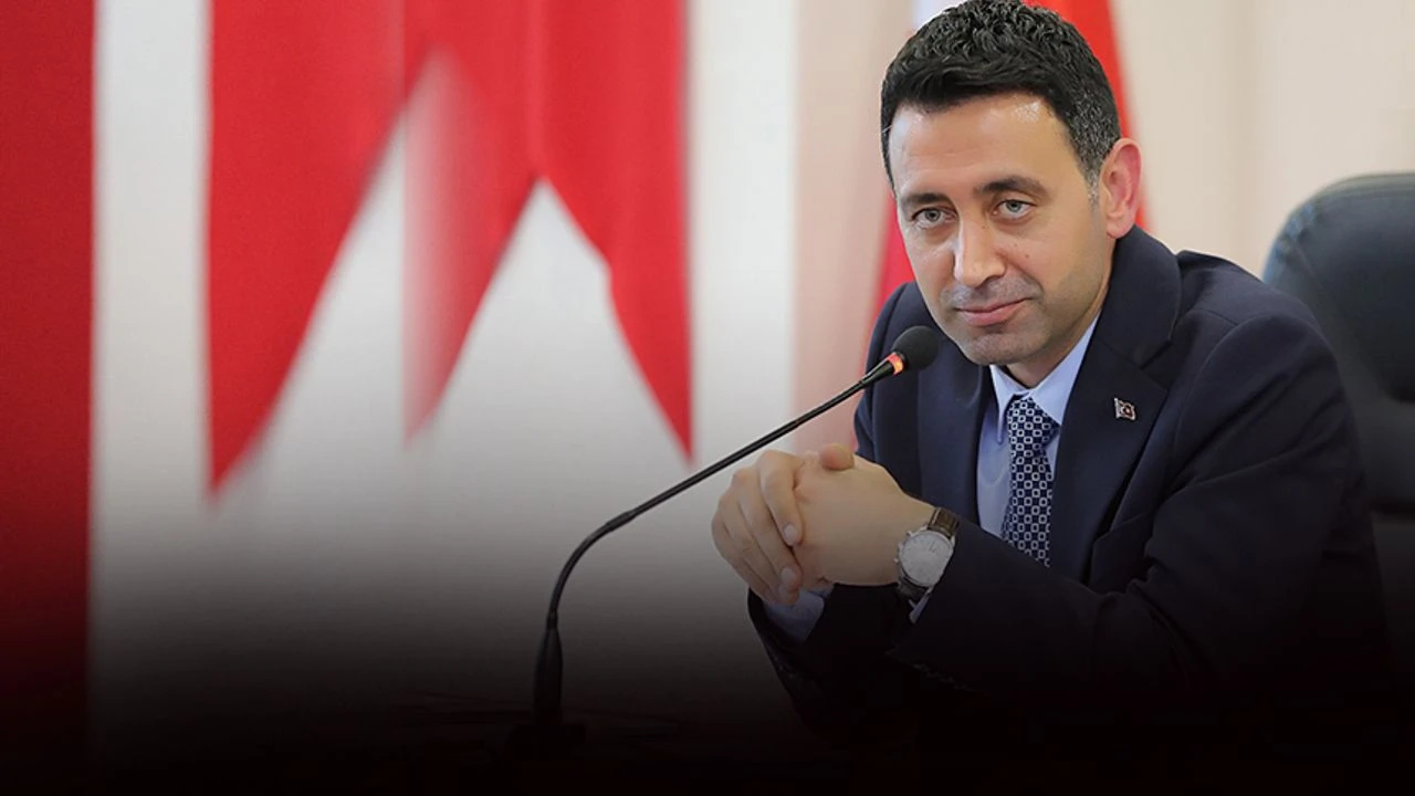 1 Bayrakli Meclis1-1