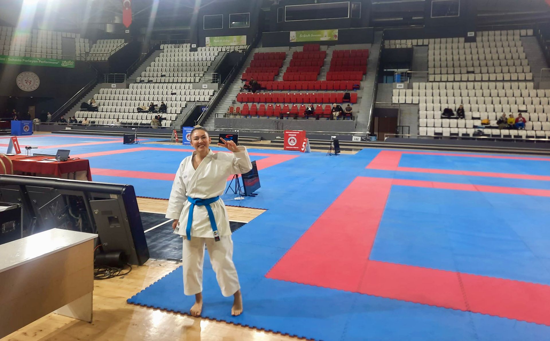 5 Aliağa Belediyesi Karate Antrenörü Nezahat Ayhan Türkiye Şampiyonu Oldu