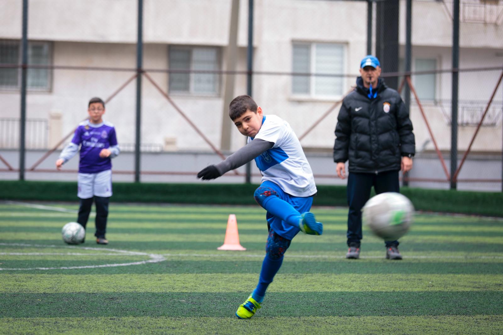 Baskan Mutludan Spor Okullarina Surpriz Ziyaret 2