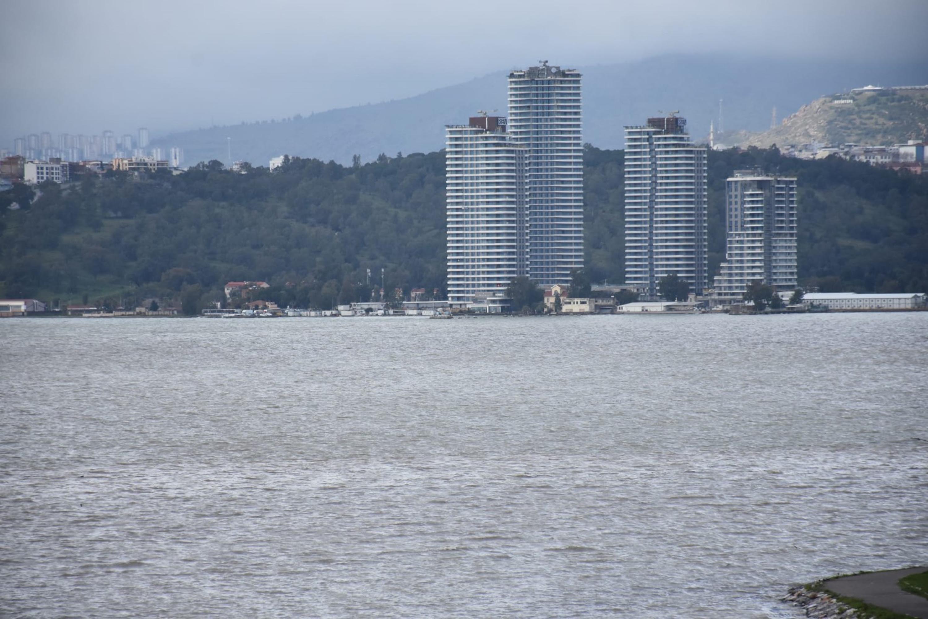 I Z M I R’ D E S A G A N A K D E N I Z I N R E N G I D E G I S T I 1146588 340450