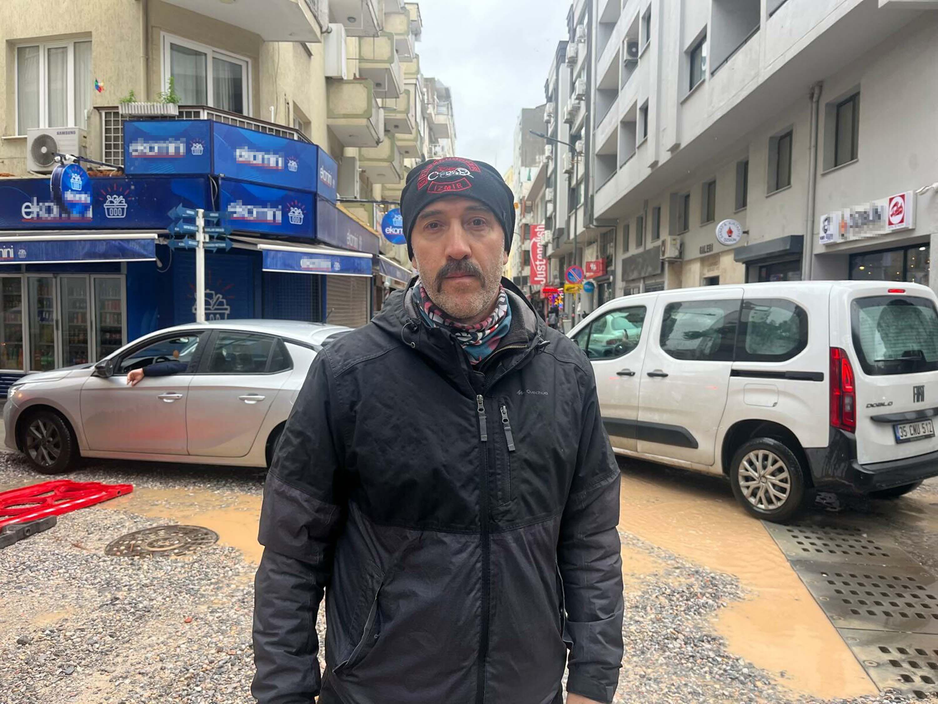 I Z M I R’ D E S A G A N A K D E N I Z I N R E N G I D E G I S T I 1146592 340450