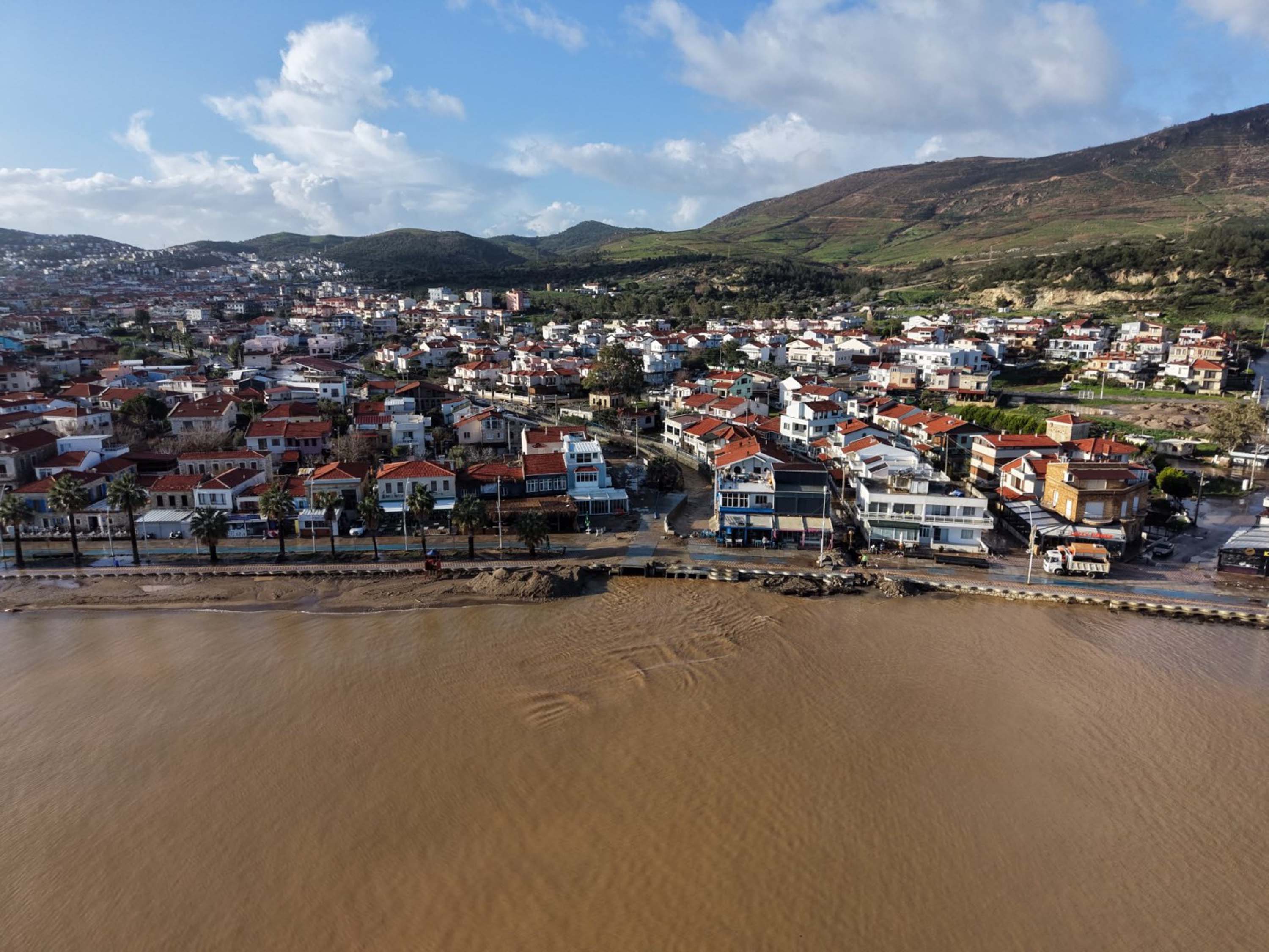 I Z M I R F O C A D A S A G A N A K D E R E L E R T A S T I D E 1165509 346222