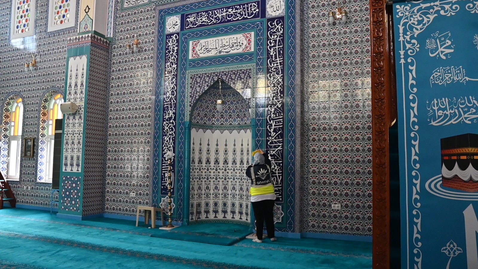 Karabaglarda Camilere Ramazan Temizligi 2