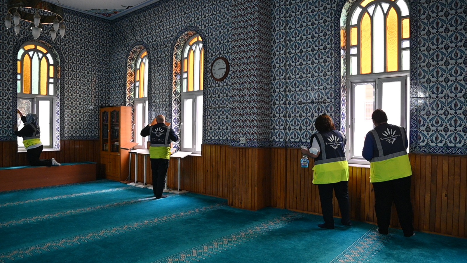 Karabaglarda Camilere Ramazan Temizligi 3