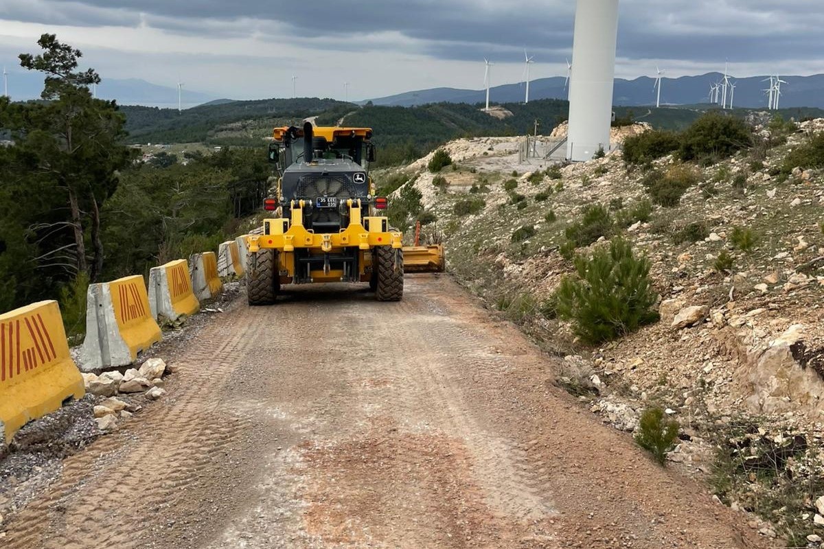 Kemalpaşa’da Seli̇n Tüm İzleri̇ Si̇li̇ni̇yor (6)