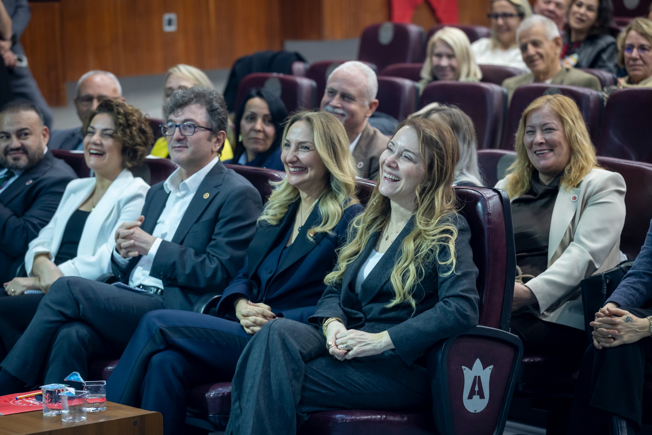 Romanların Sesi Konak’tan Yükseldi (4)