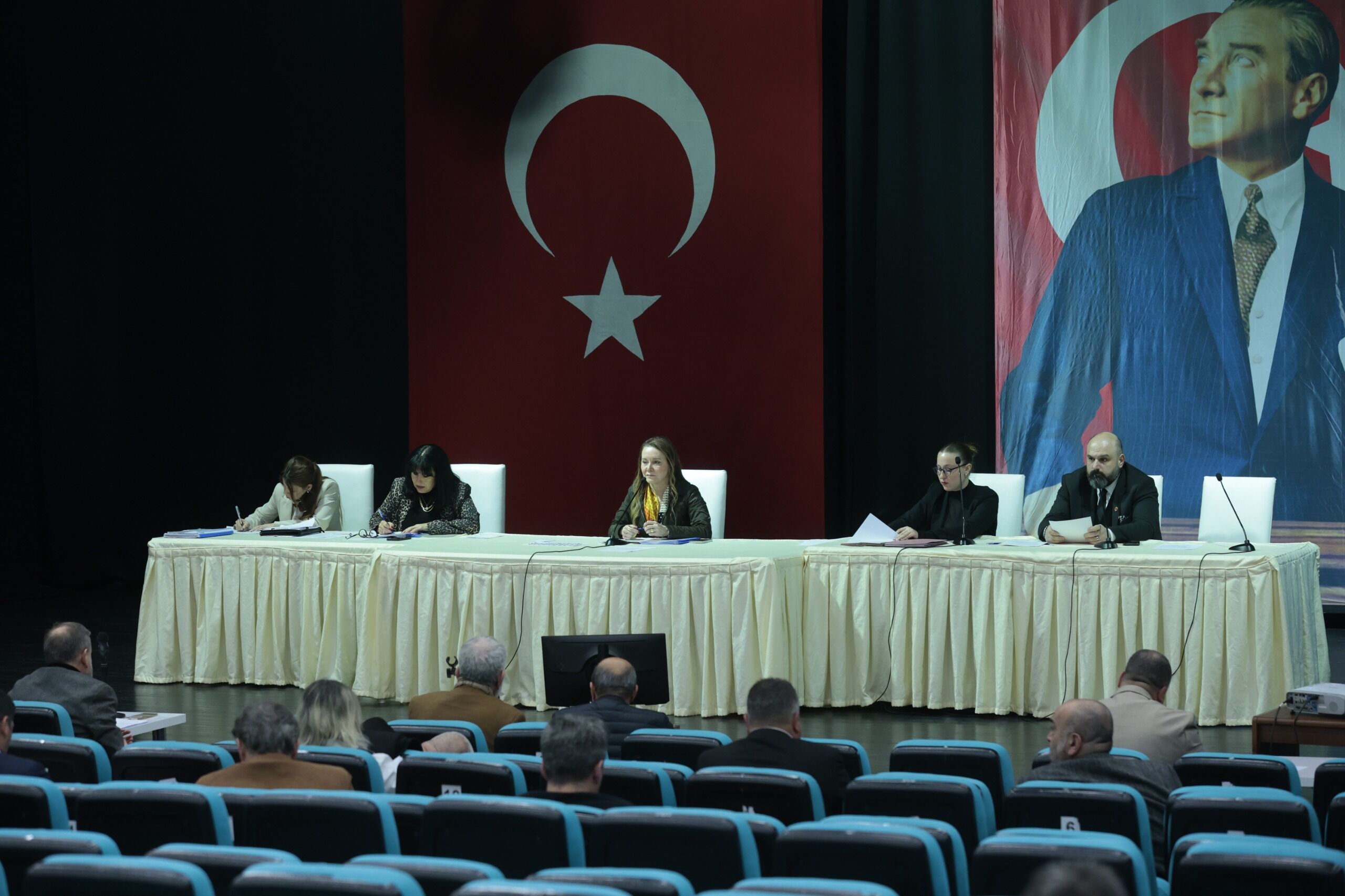 Konak Meclisi’nden Kadını Güçlendiren Kararlar (7)