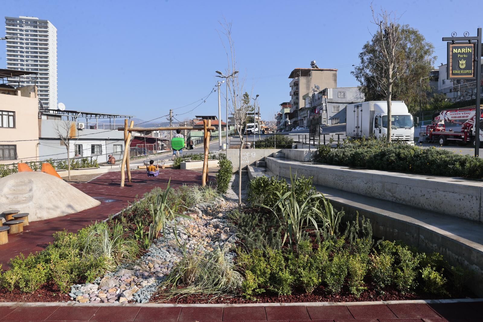 Konak’ın Göz Bebeği Narin Parkı’na Yağmur Bahçesi (2)