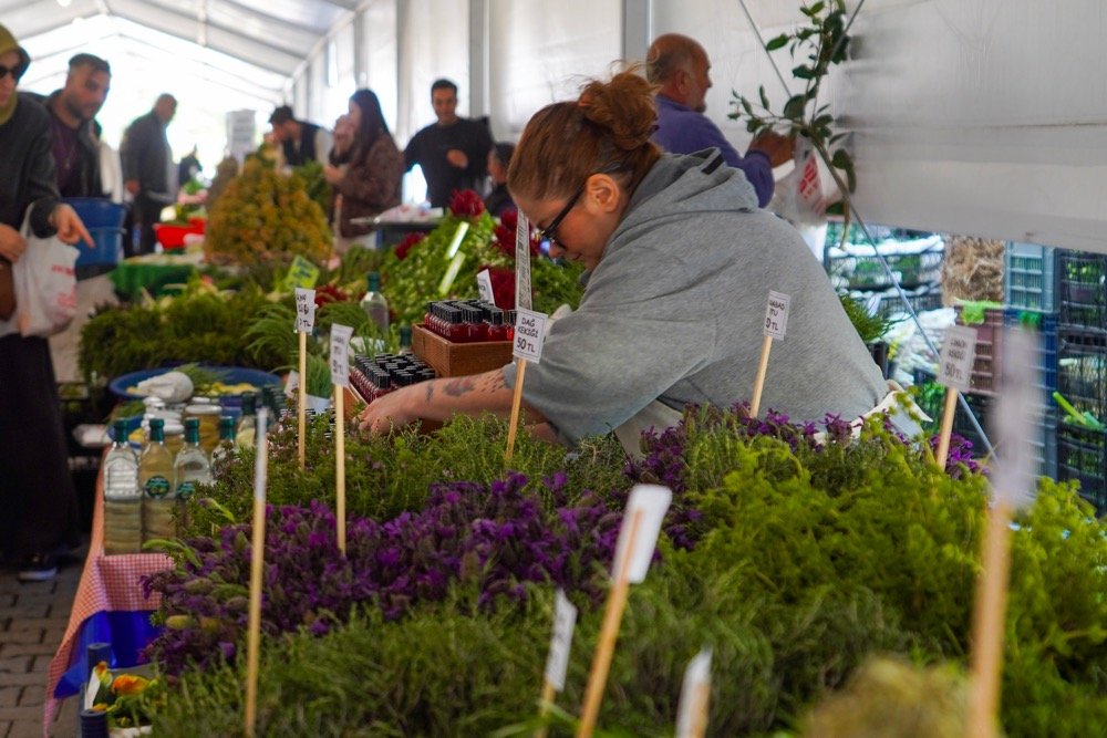 15. Uluslararası Alaçatı Ot Festivali’nde Stantlar Açıldı, Yarışmalar Ve Etkinlikler Hafta Sonu Boyunca Sürüyorimg 4028