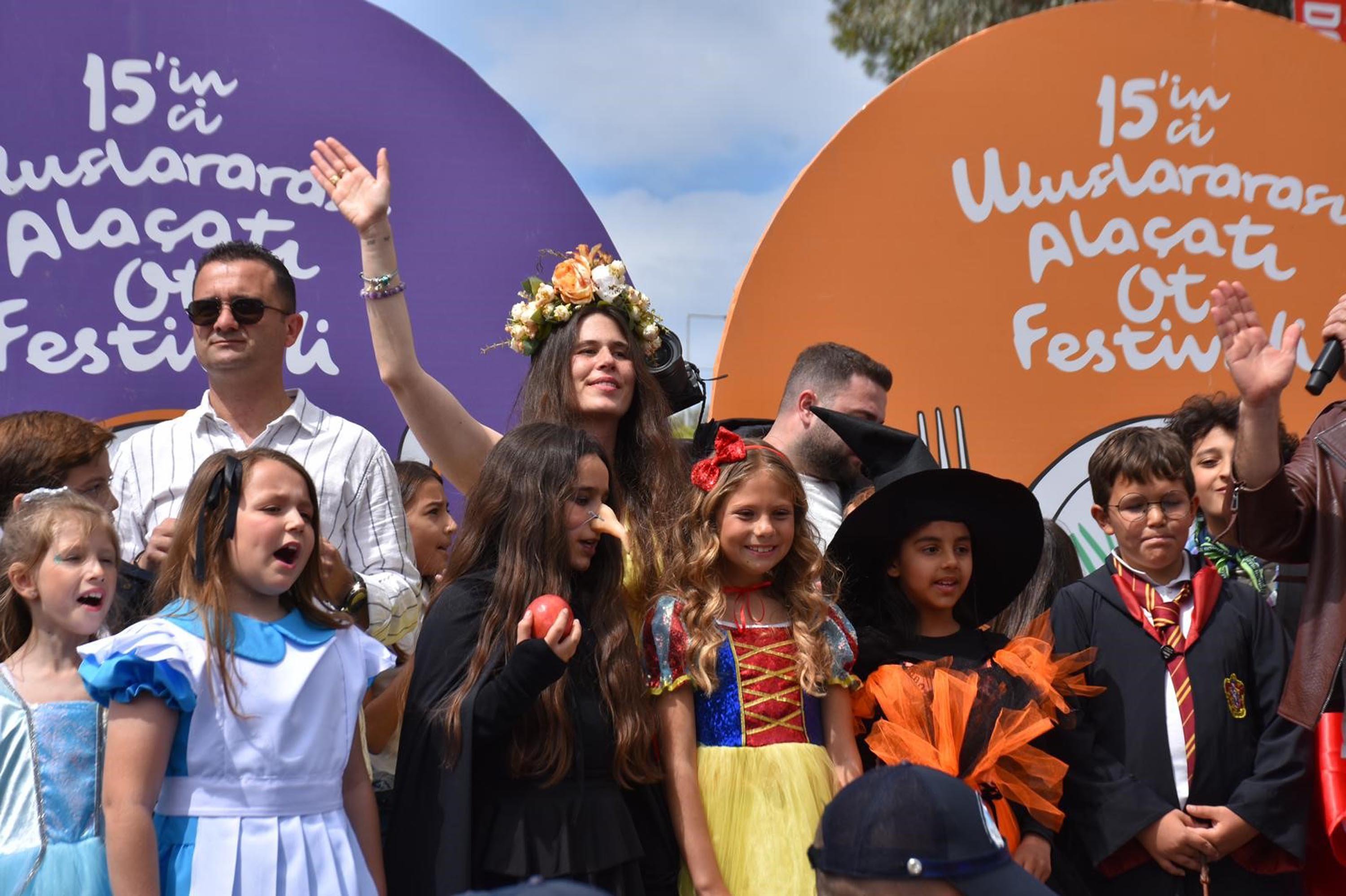 A L A C A T I O T F E S T I V A L I N D E R E N K L I K O R T E J 1275288 379533