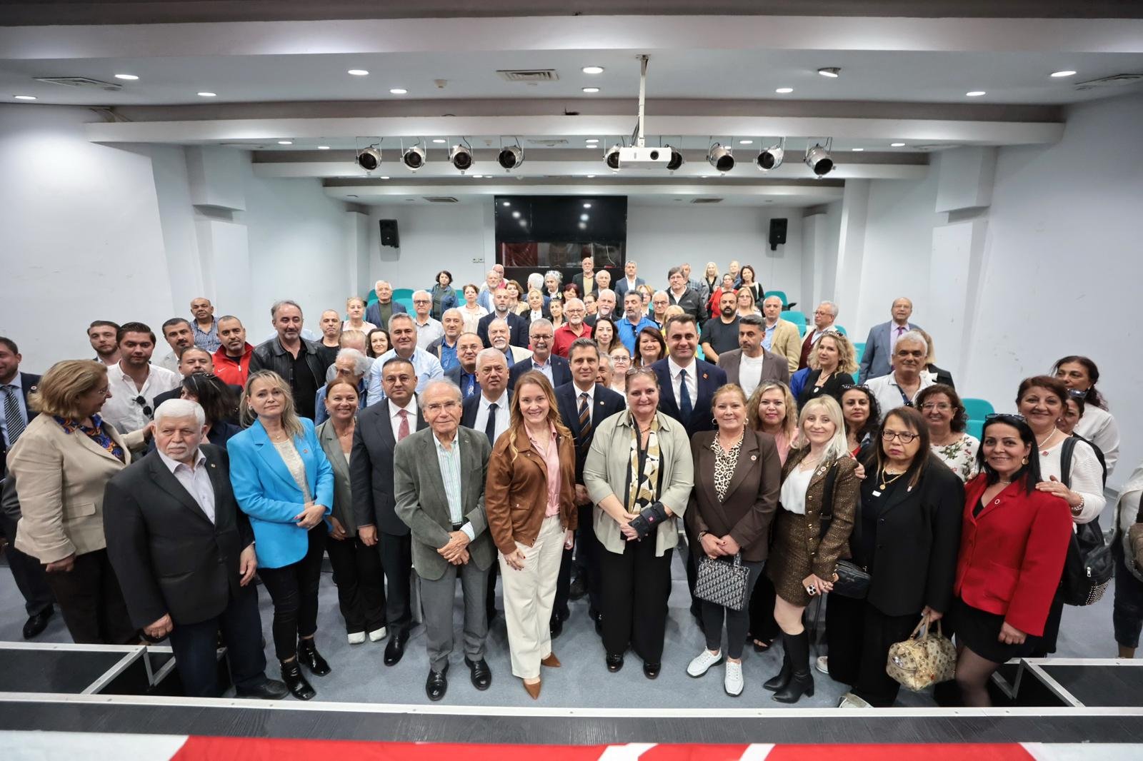 Balkan Ve Rumeli Dernekleri Konak’ta Buluştu Birlik Ve Dayanışma Vurgusu (8)