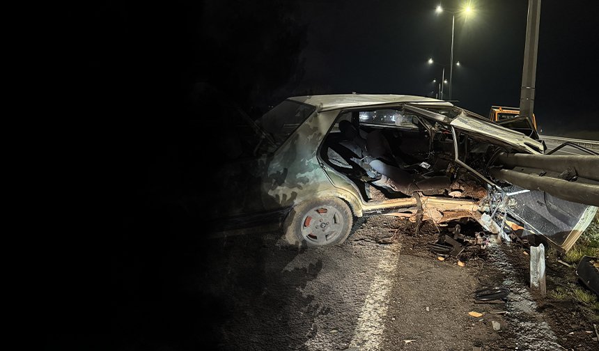 Bariyere ok gibi saplandı: 22'lik sürücü hastanelik!