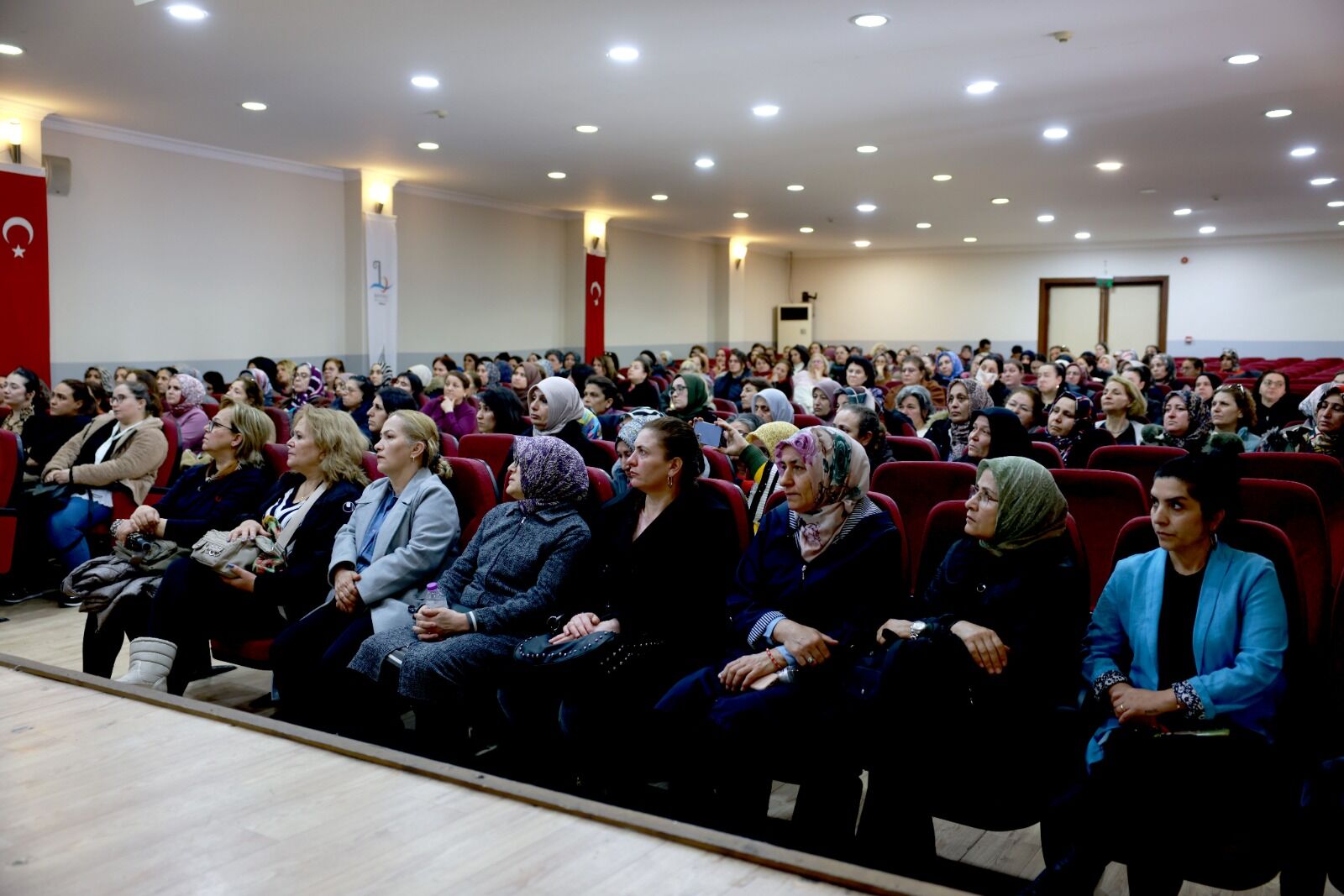 Bayraklı’da Madde Bağımlılığına Karşı Annelerle Farkındalık Eğitimi (2)