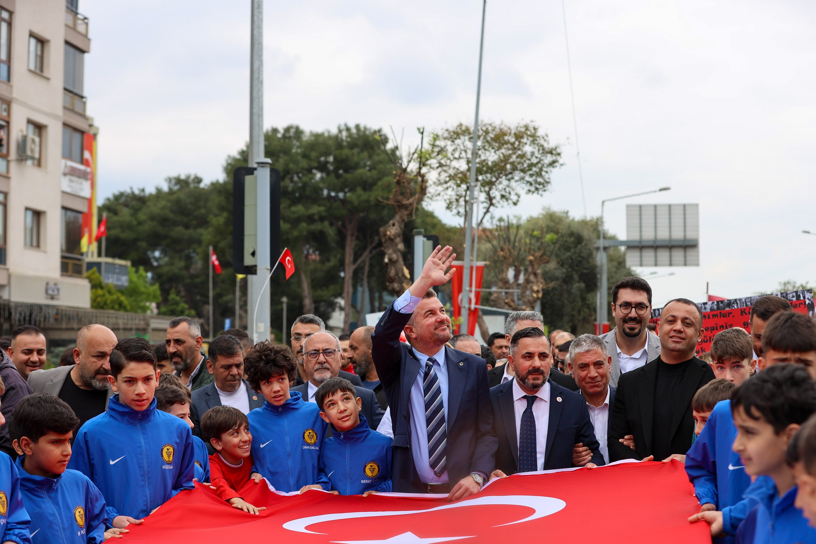 Buca 23Nisan Kortej2