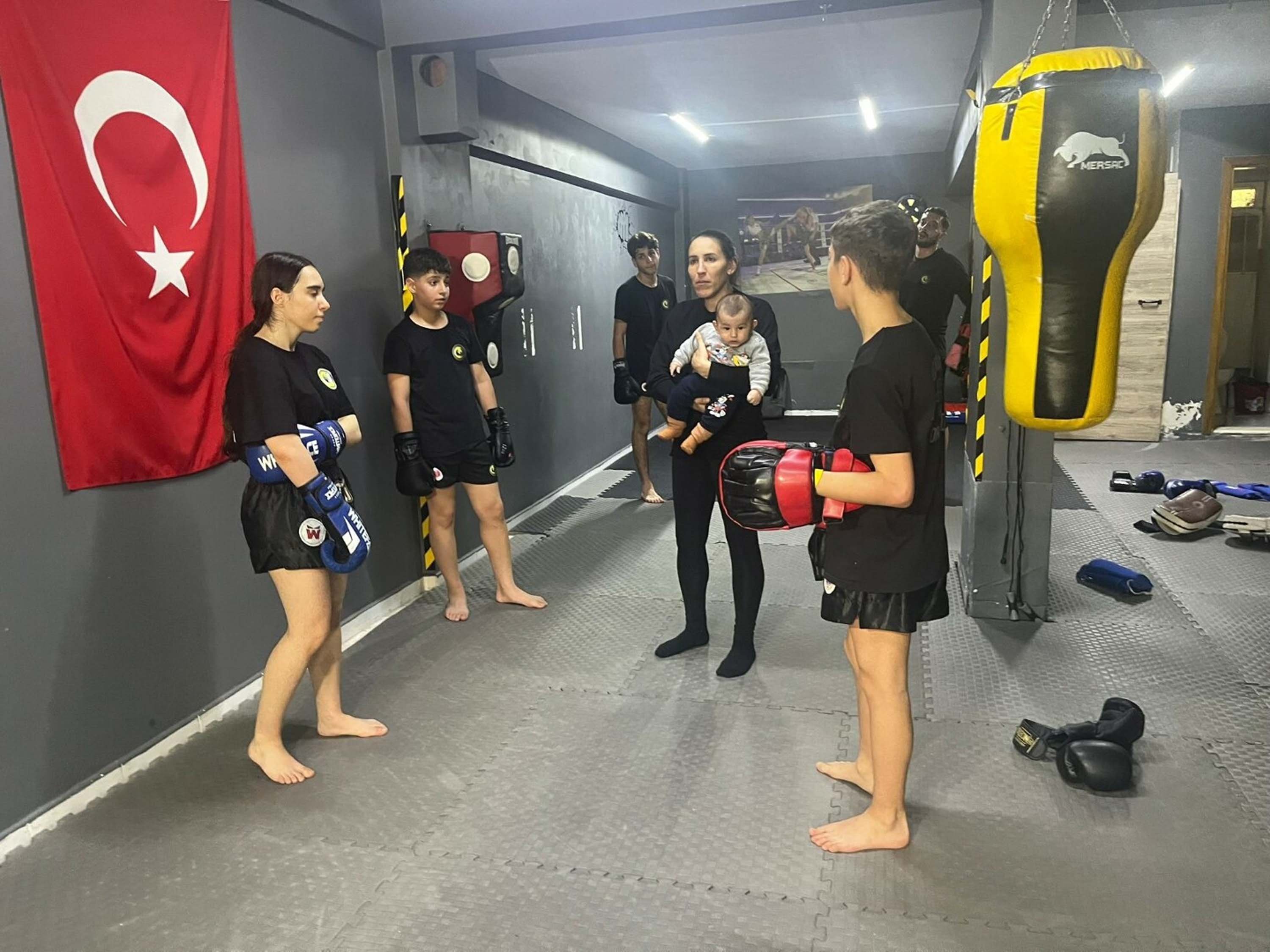 D U N Y A S A M P I Y O N U K I C K B O K S A N T R E N O R U D E R 1256711 373962