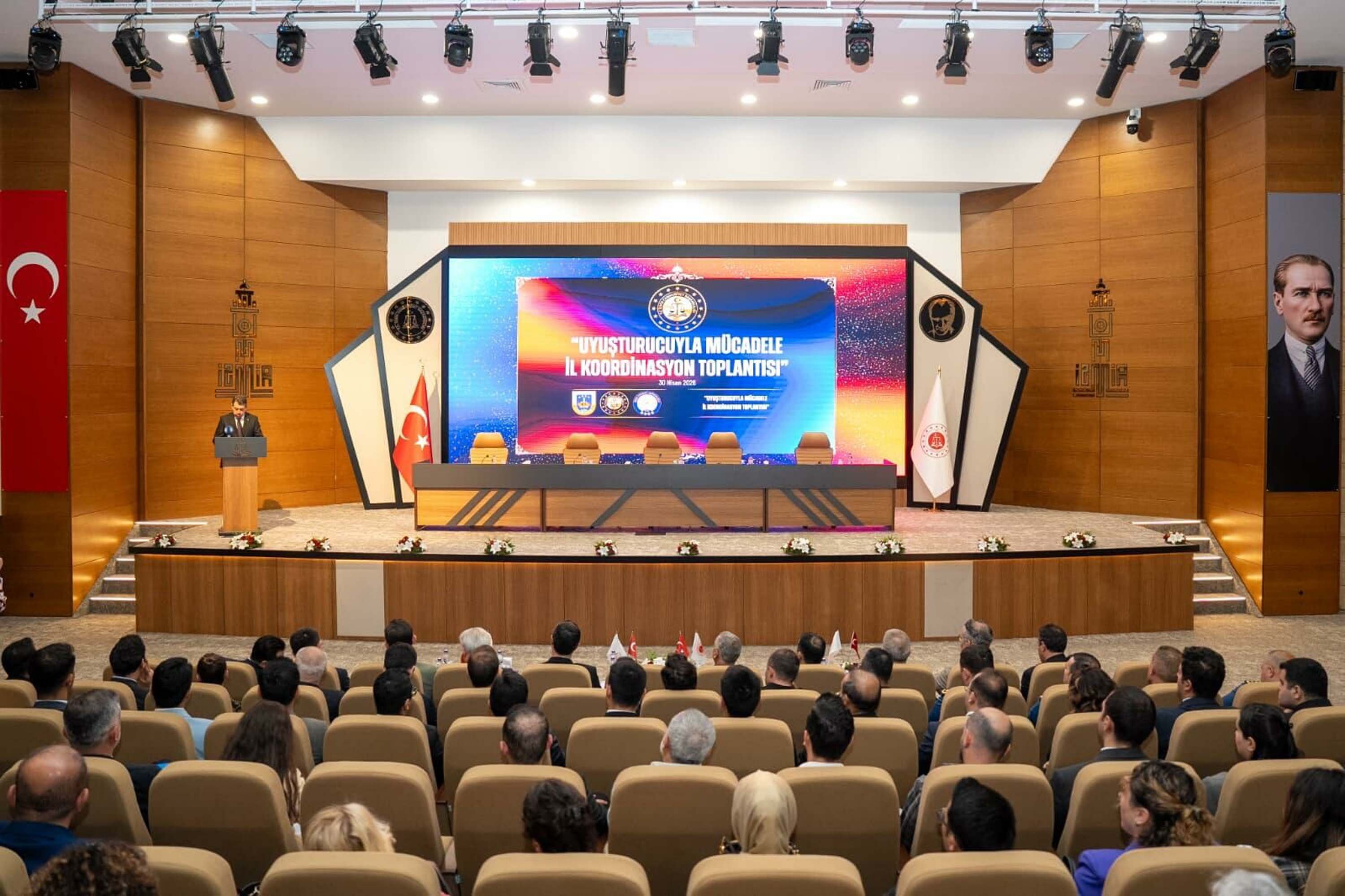 I Z M I R C U M H U R I Y E T B A S S A V C I S I Y E L D A N U Y U S 1286553 382817