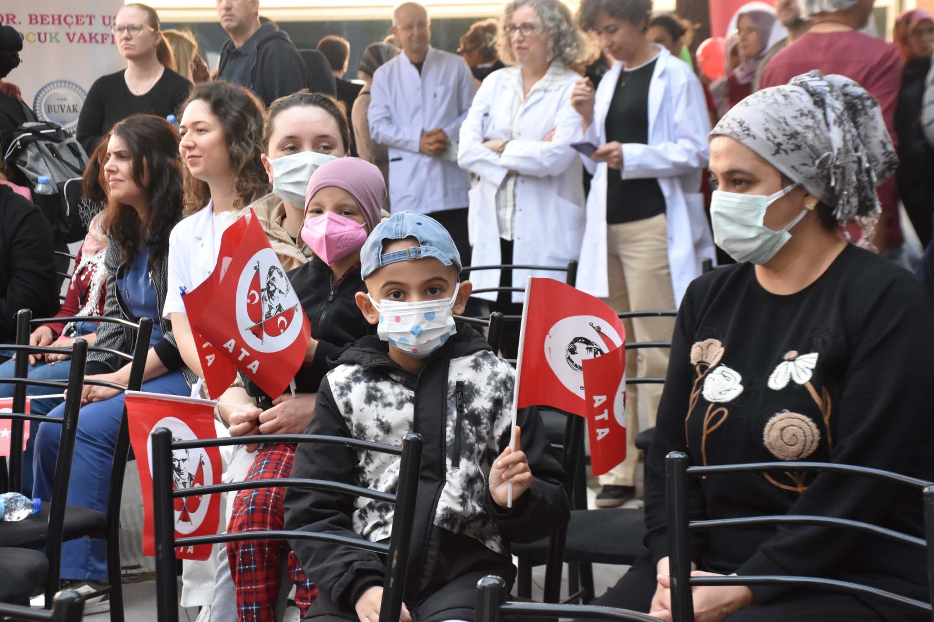 I Z M I R D E H A S T A C O C U K L A R 23 N I S A N C O S K U S U 1270840 378227