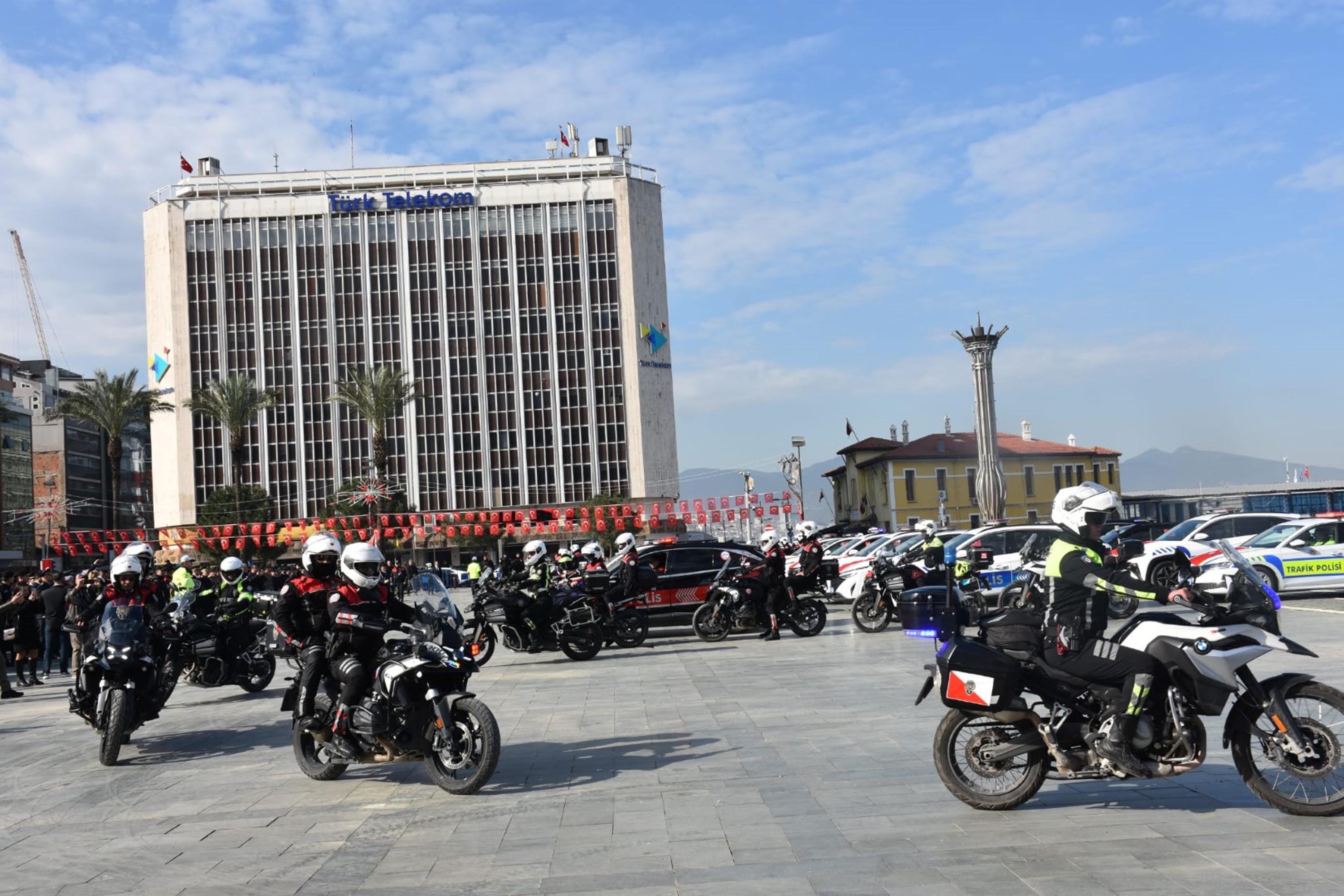 I Z M I R D E T U R K P O L I S T E S K I L A T I N I N 181 I N 1253728 373114