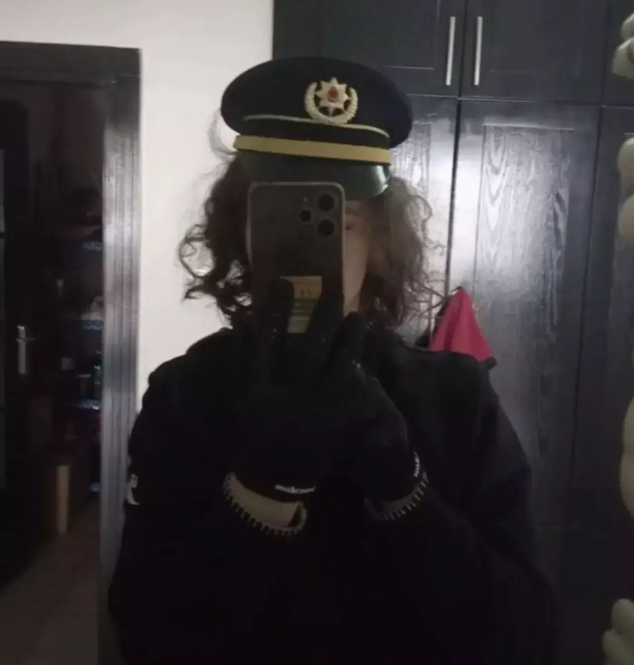 Kafasinda Toren Sapkasi Elinde Iki Silah Okul Saldirganina Ait Yeni Goruntuler Ortaya Cikti 2